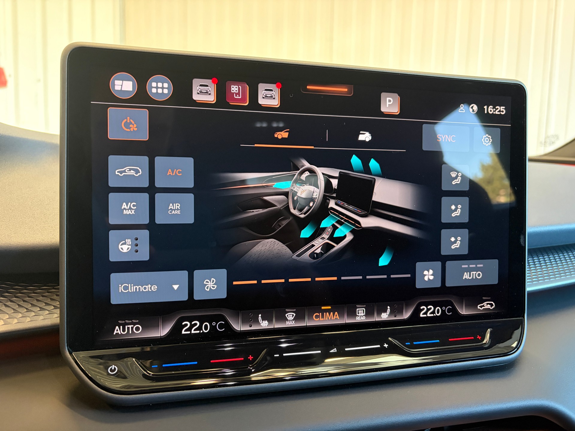 CUPRA Terramar 2.0 TSI DSG 4Drive VZ PANORAMA HEAD-UP AHK - HERSTELLERGARANTIE BIS 2030!-image-17