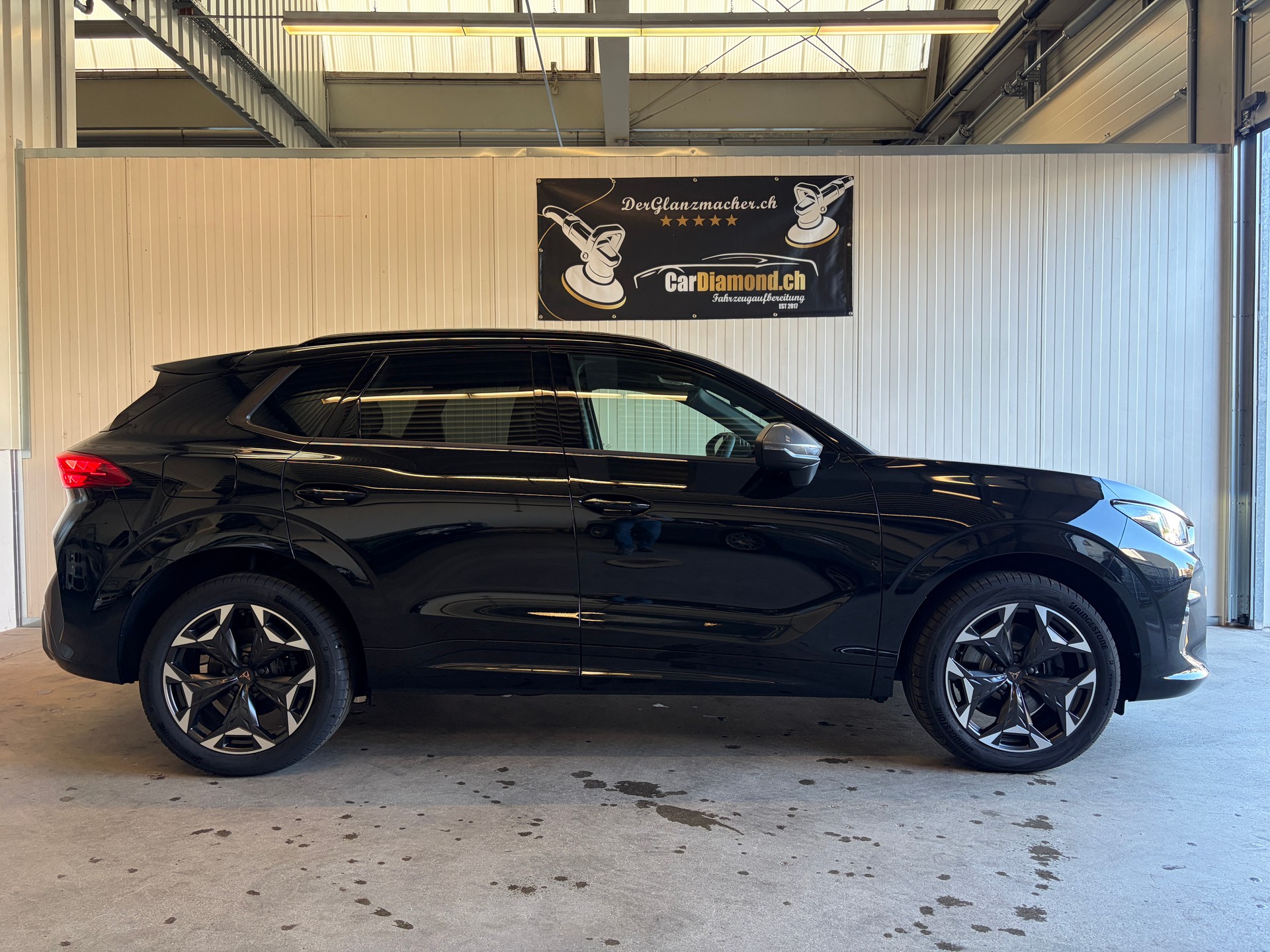CUPRA Terramar 2.0 TSI DSG 4Drive VZ PANORAMA HEAD-UP AHK - HERSTELLERGARANTIE BIS 2030!-image-8
