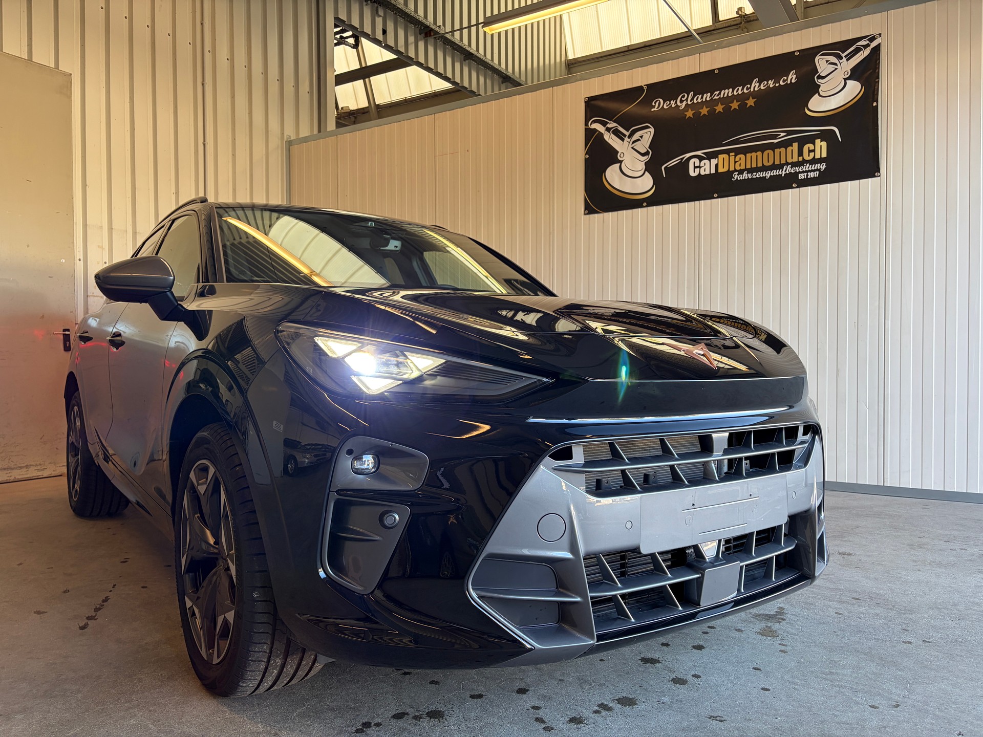 CUPRA Terramar 2.0 TSI DSG 4Drive VZ PANORAMA HEAD-UP AHK - HERSTELLERGARANTIE BIS 2030!-image-0