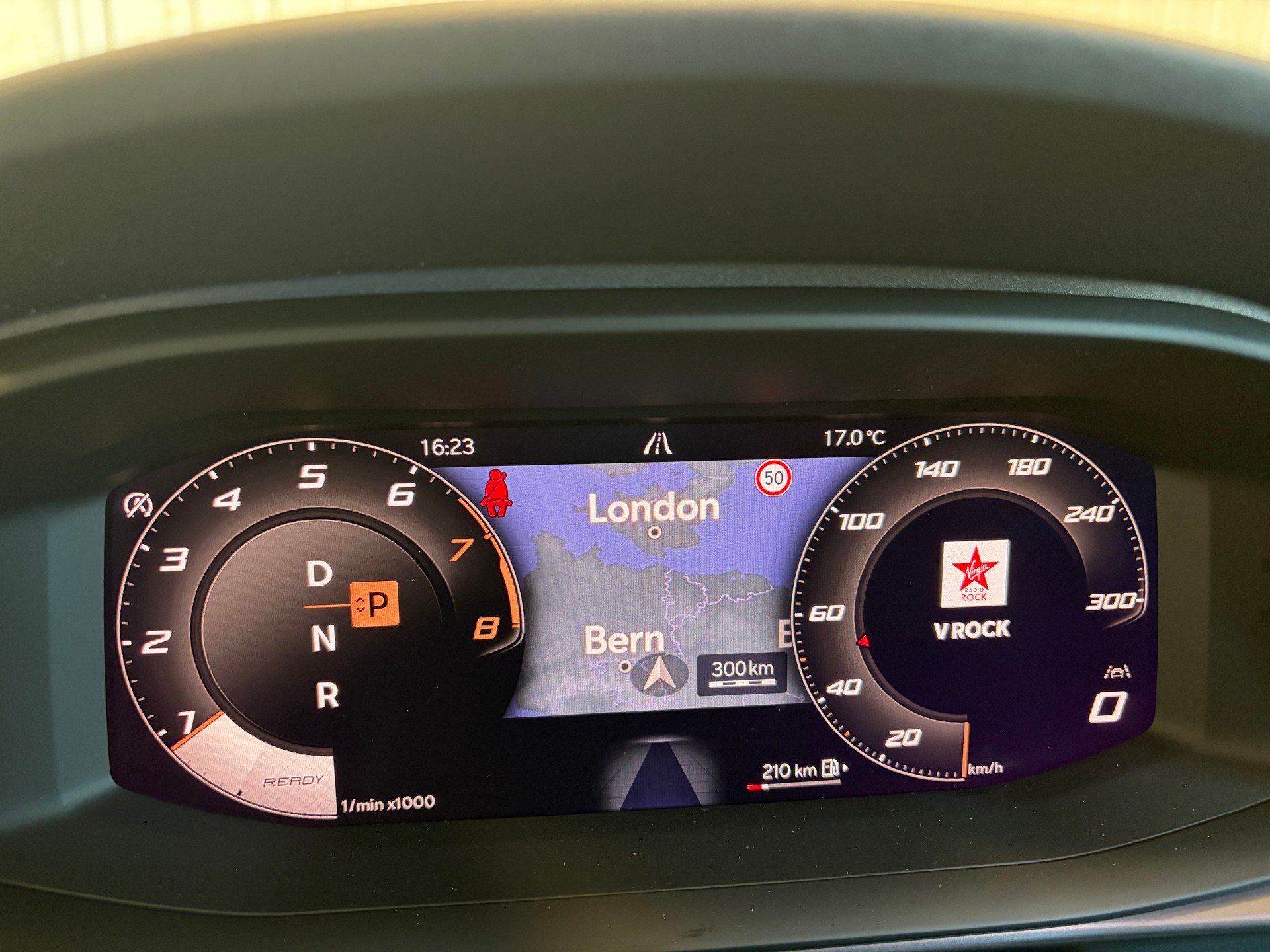 CUPRA Terramar 2.0 TSI DSG 4Drive VZ PANORAMA HEAD-UP AHK - HERSTELLERGARANTIE BIS 2030!-image-10