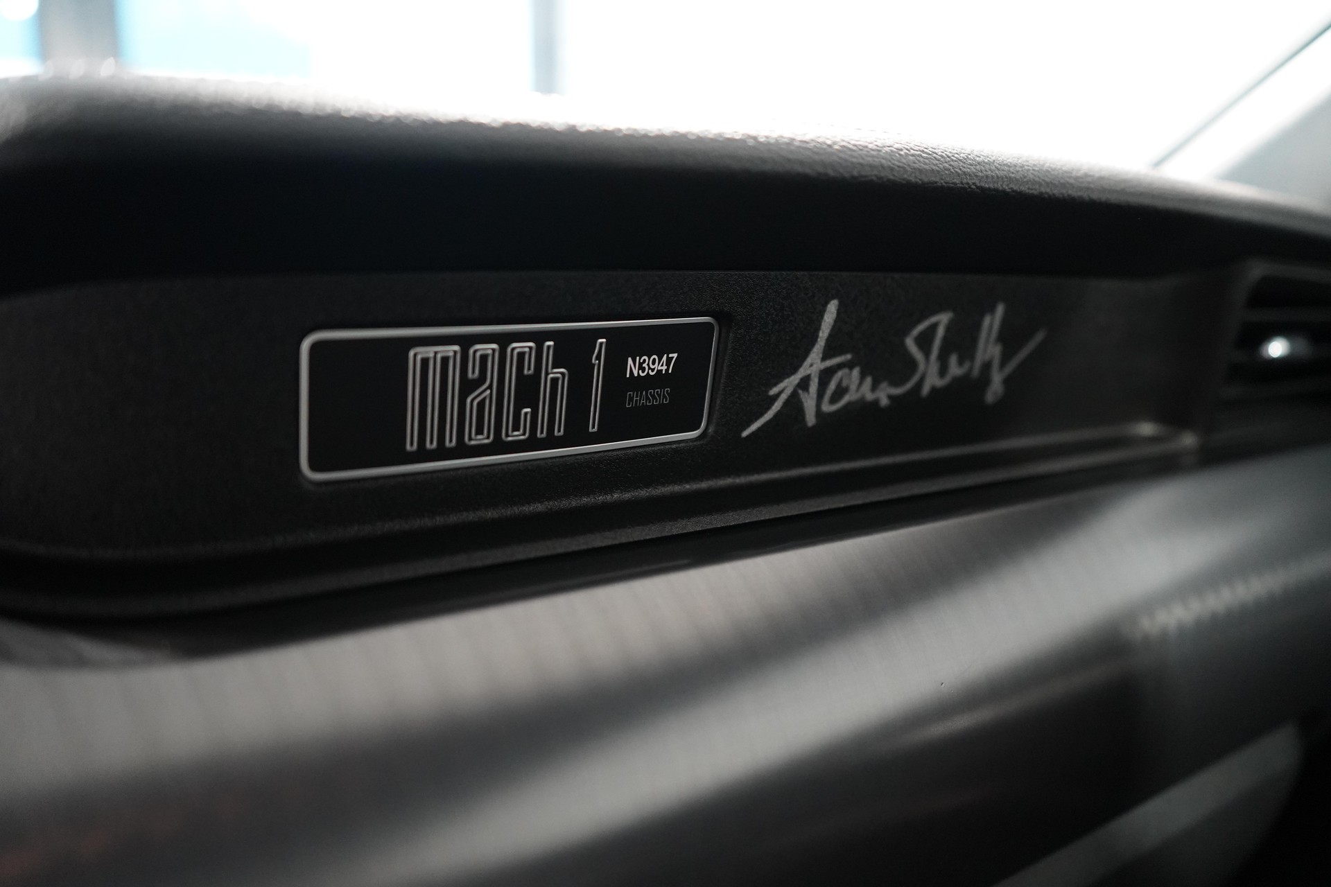 FORD Mustang Coupé 5.0 V8 Mach 1-image-13