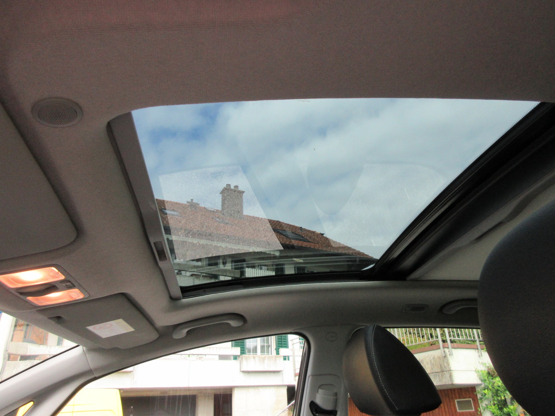 KIA Venga 1.6 CVVT Swiss Champion Automatic-image-15
