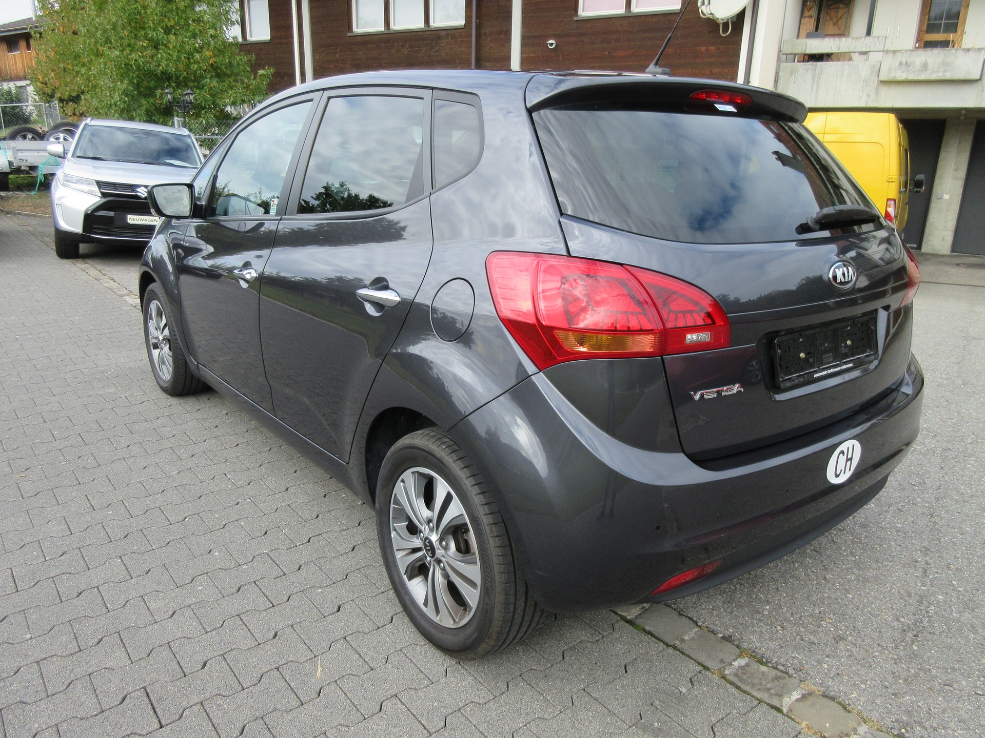 KIA Venga 1.6 CVVT Swiss Champion Automatic-image-4