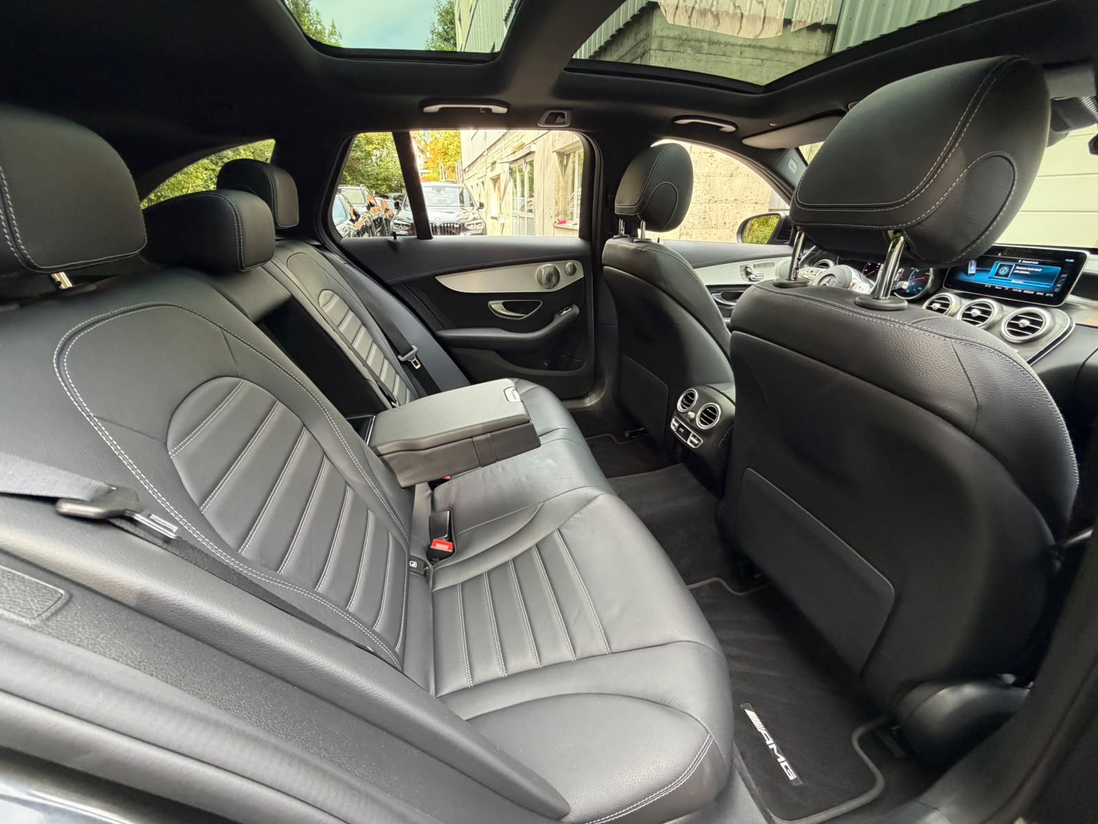 MERCEDES-BENZ C 200 Swiss Star AMG Line 4M 9G-Tronic-image-17