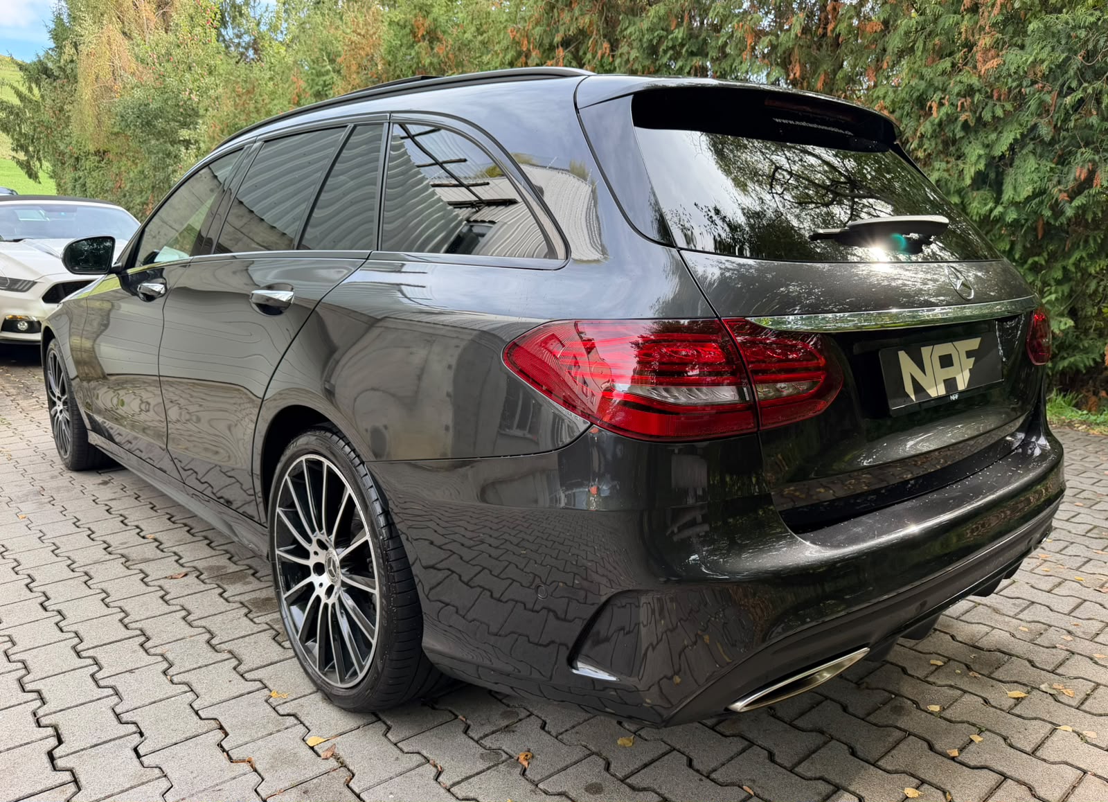 MERCEDES-BENZ C 200 Swiss Star AMG Line 4M 9G-Tronic-image-2
