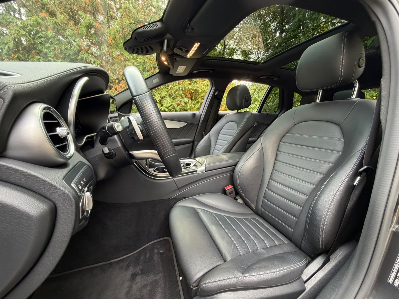 MERCEDES-BENZ C 200 Swiss Star AMG Line 4M 9G-Tronic-image-12