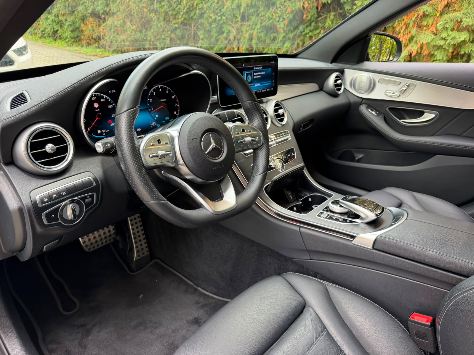 MERCEDES-BENZ C 200 Swiss Star AMG Line 4M 9G-Tronic-image-10
