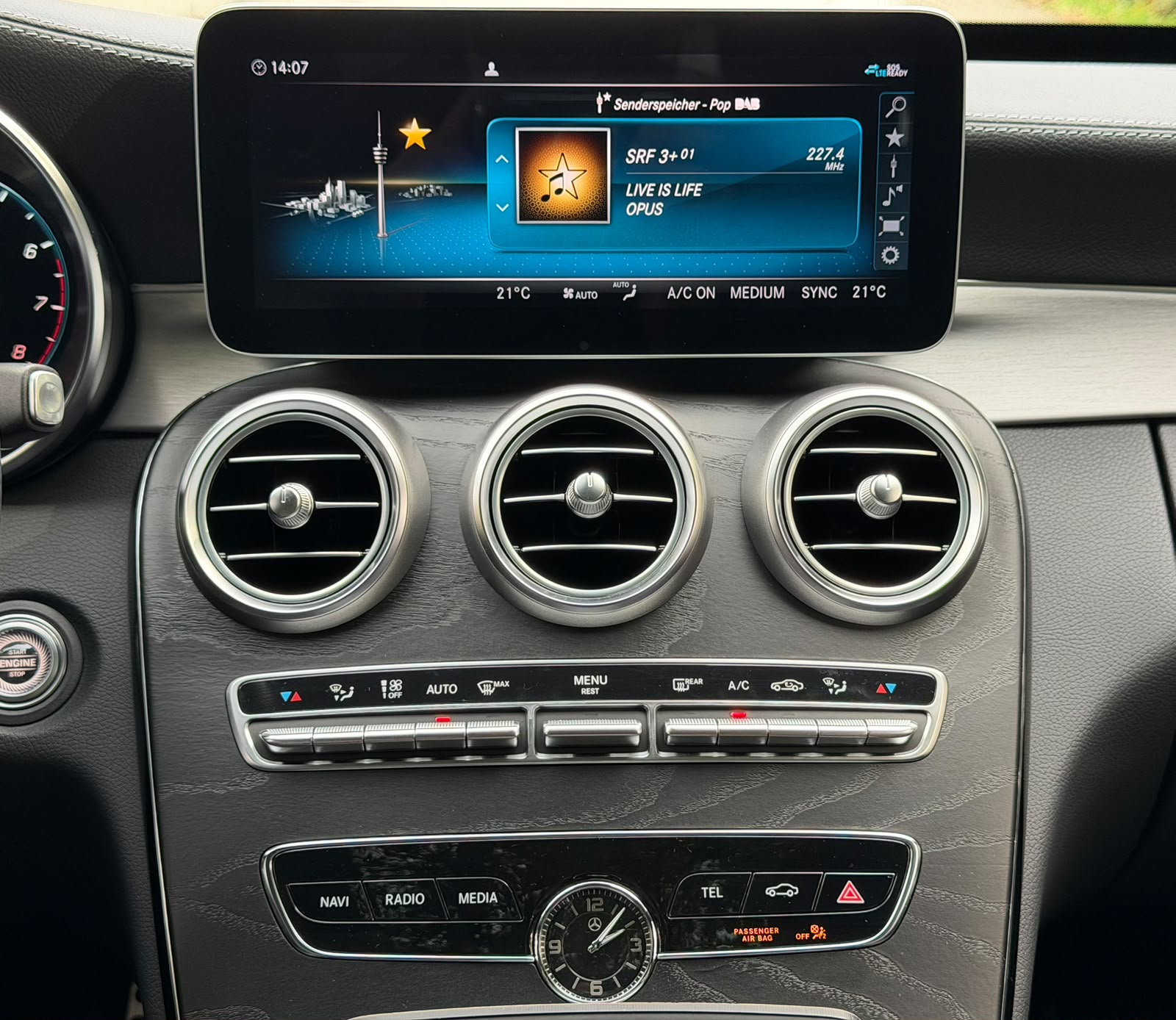MERCEDES-BENZ C 200 Swiss Star AMG Line 4M 9G-Tronic-image-27