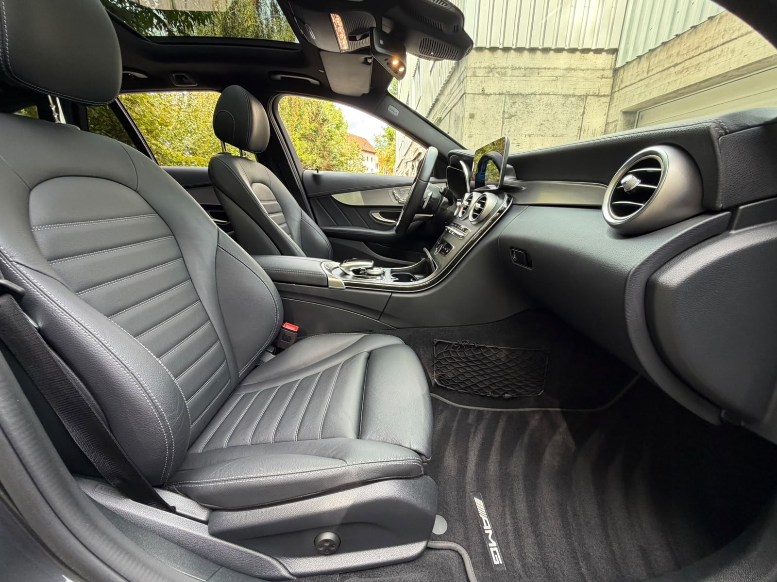 MERCEDES-BENZ C 200 Swiss Star AMG Line 4M 9G-Tronic-image-18