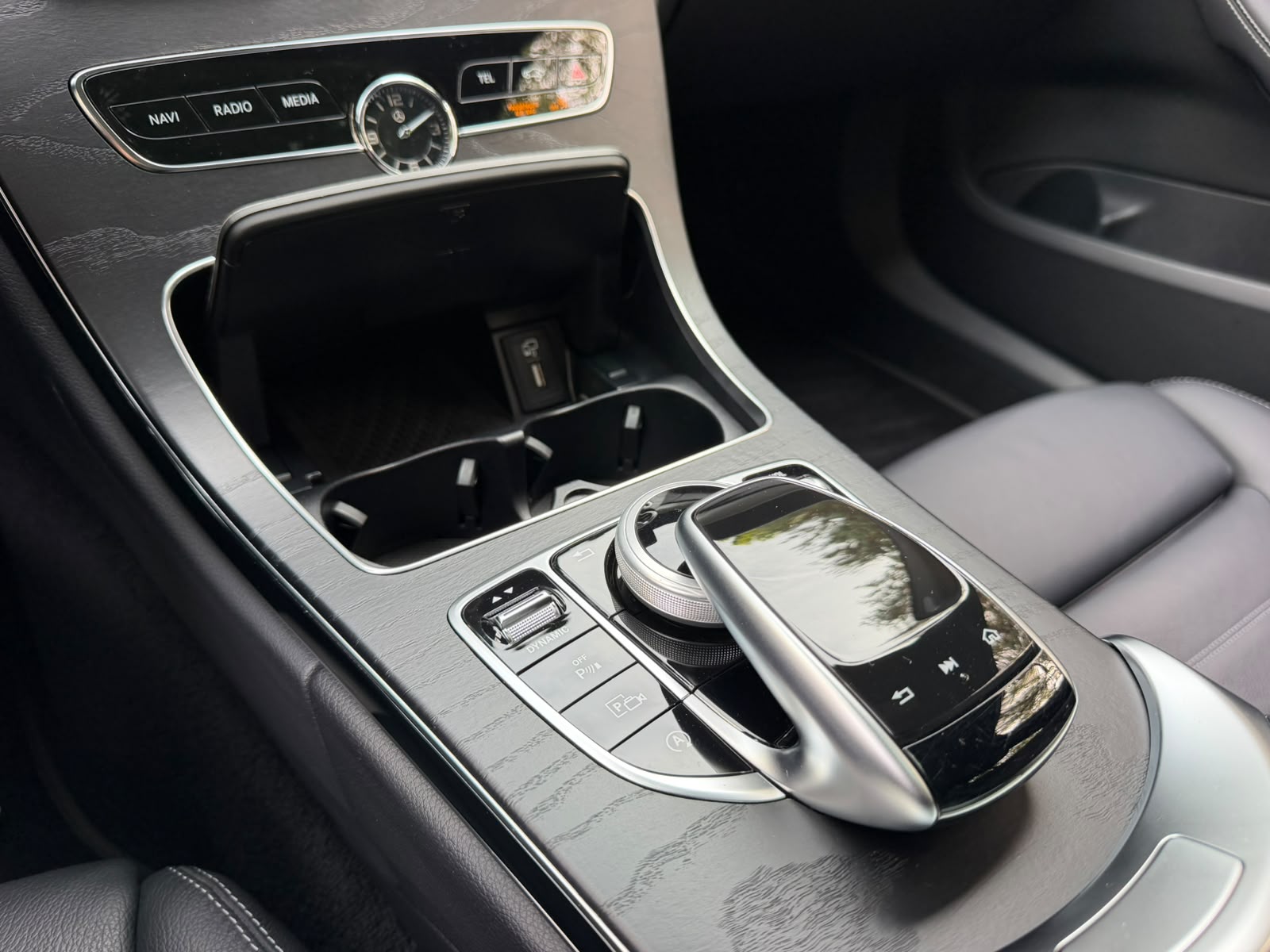 MERCEDES-BENZ C 200 Swiss Star AMG Line 4M 9G-Tronic-image-29