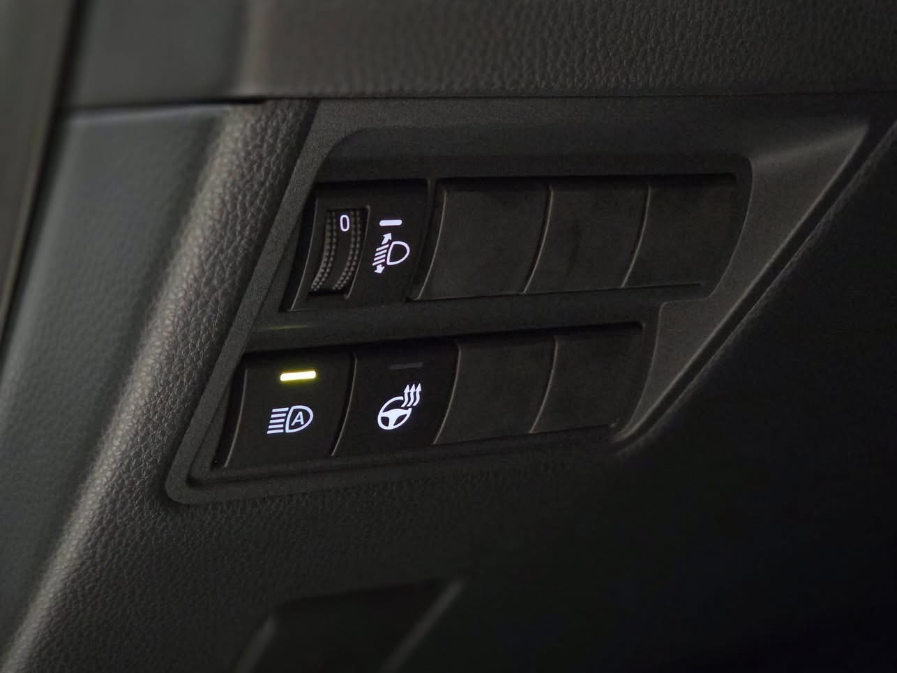 TOYOTA Yaris 1.5 GR Sport e-CVT-image-17