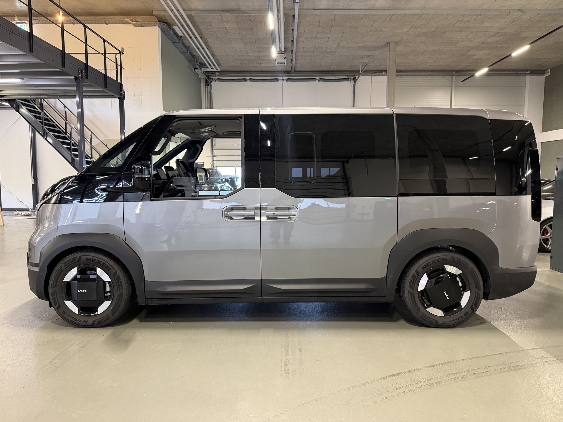 KIA PV5 71.2 kWh Elite Pack *Swiss car*-image-1