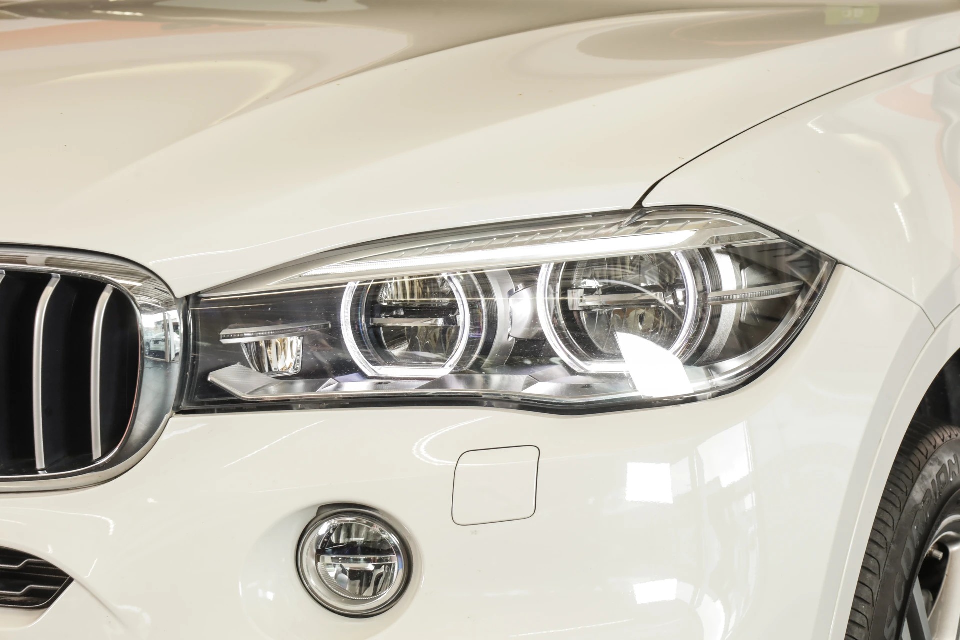 BMW X6 M50d Steptronic • Head-Up • Sièges ventilés • Attelage 3'500 kg-image-5
