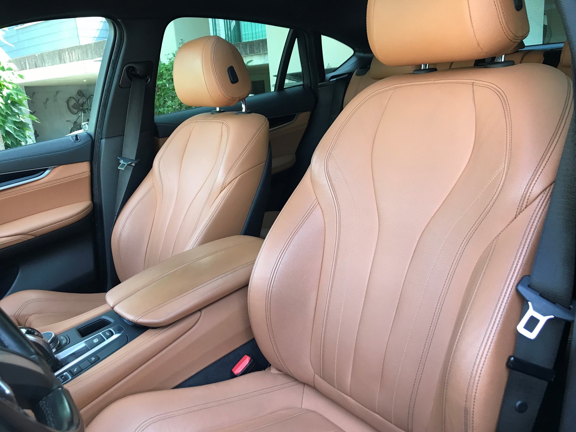 BMW X6 xDrive 50i M- SPORT-image-9