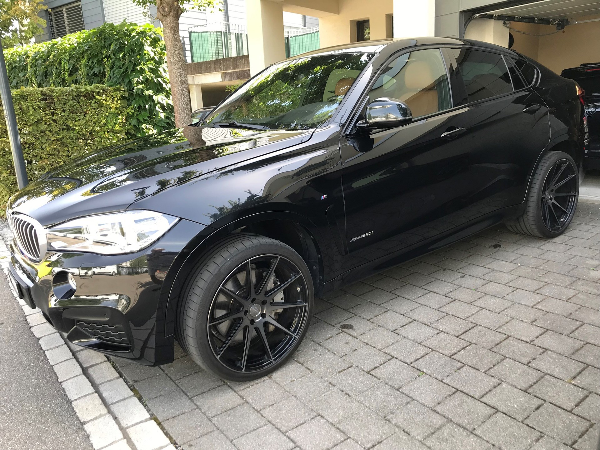 BMW X6 xDrive 50i M- SPORT-image-0