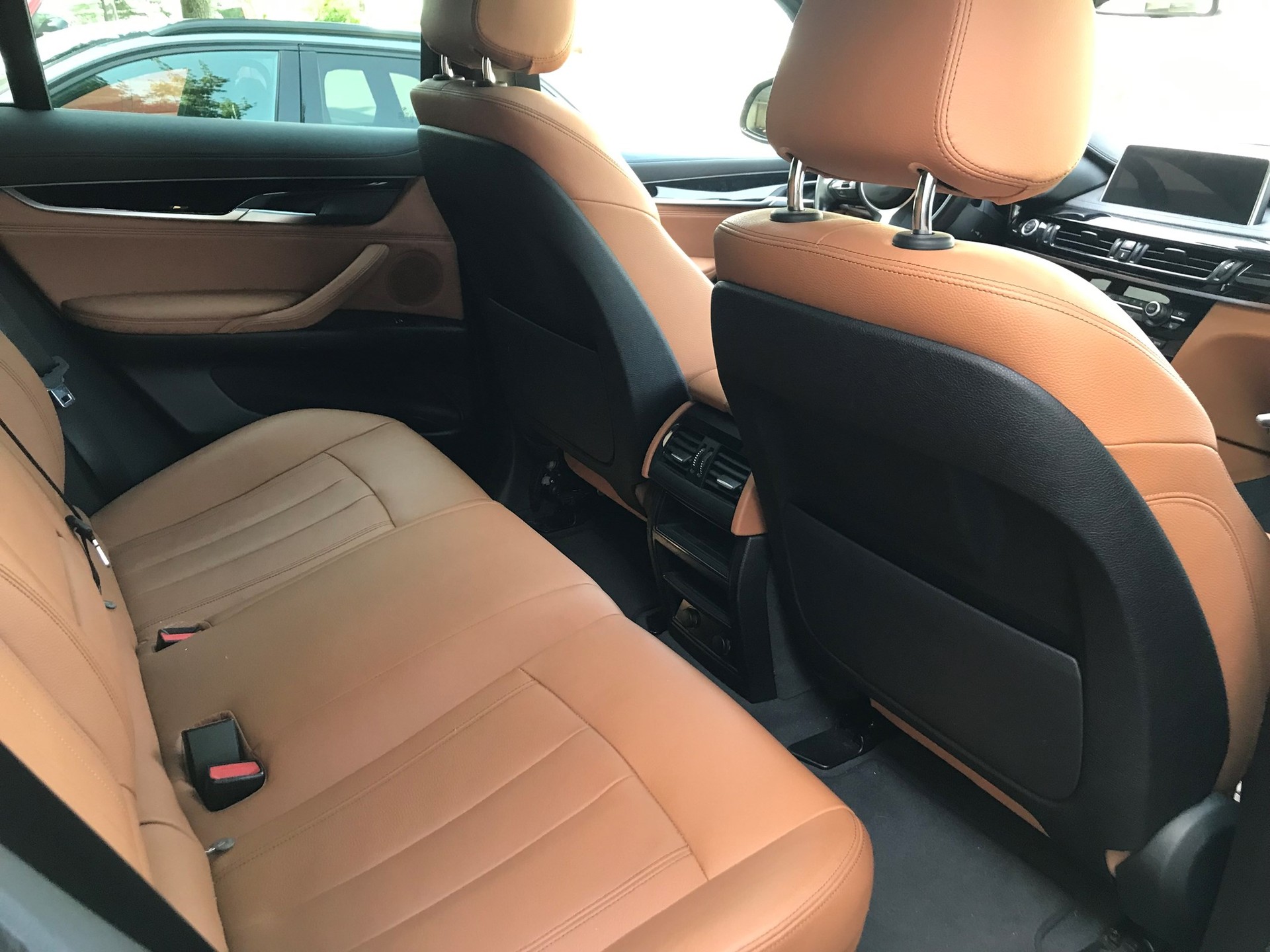 BMW X6 xDrive 50i M- SPORT-image-12