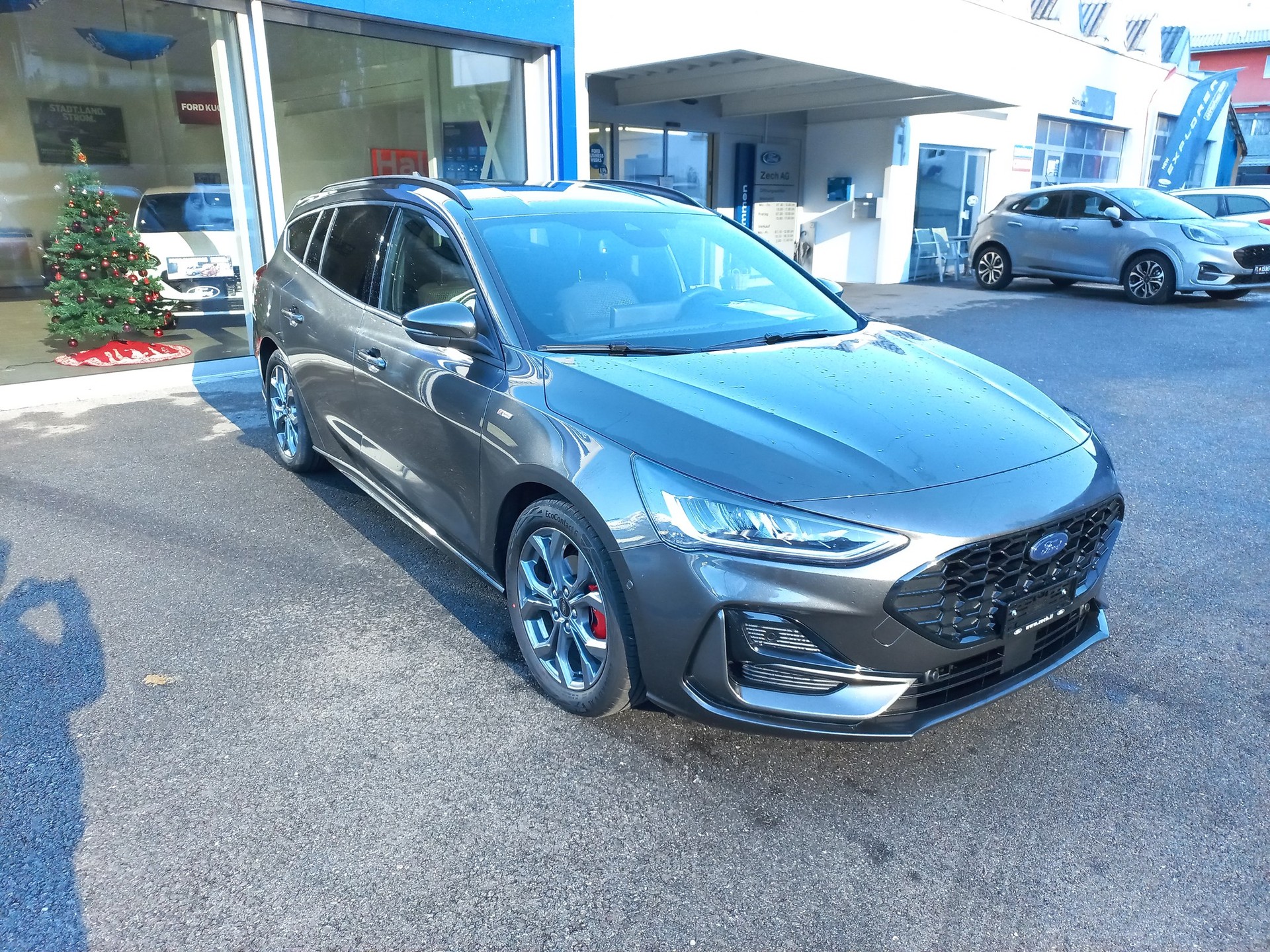 FORD Focus Station Wagon 1.0i EcoB Hybrid 155 ST-Line-image-3