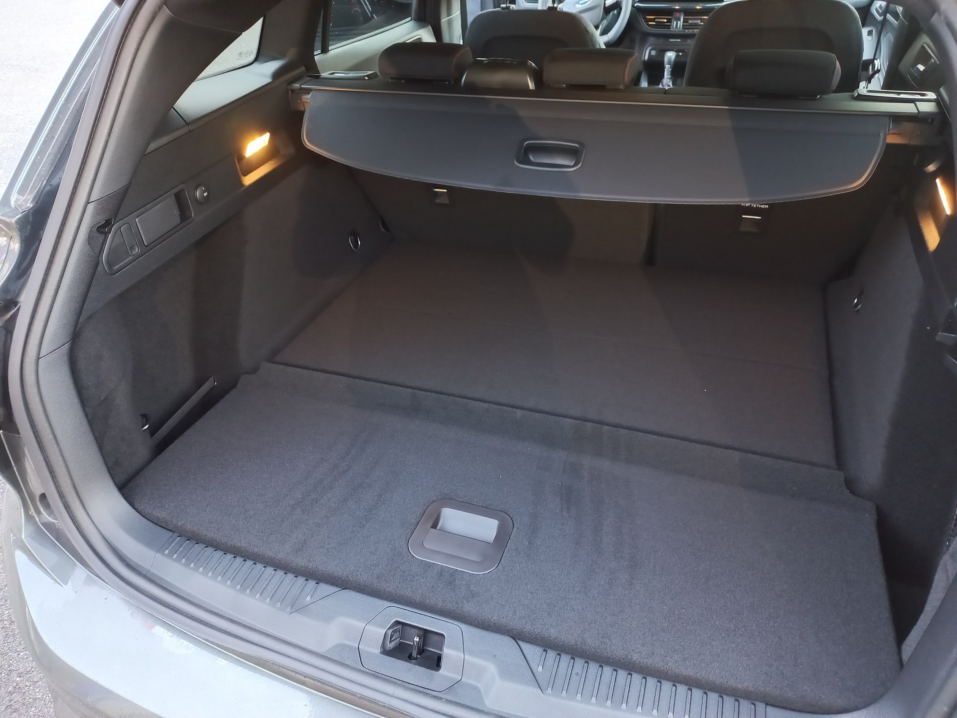 FORD Focus Station Wagon 1.0i EcoB Hybrid 155 ST-Line-image-7