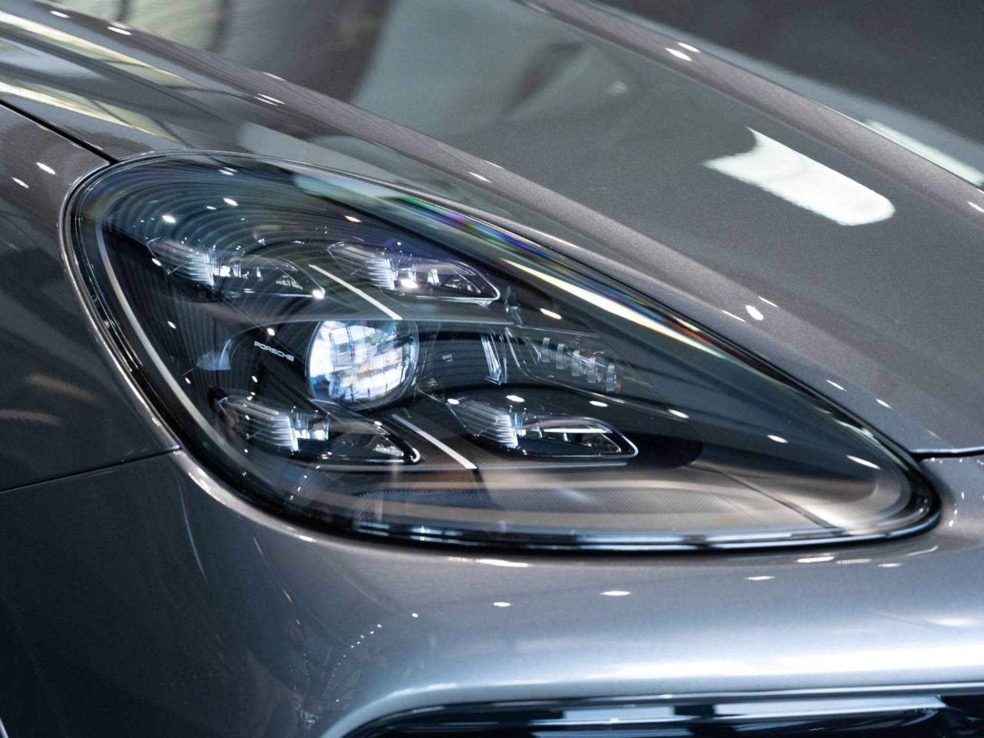 PORSCHE Cayenne Turbo S E-Hybrid Coupé-image-25