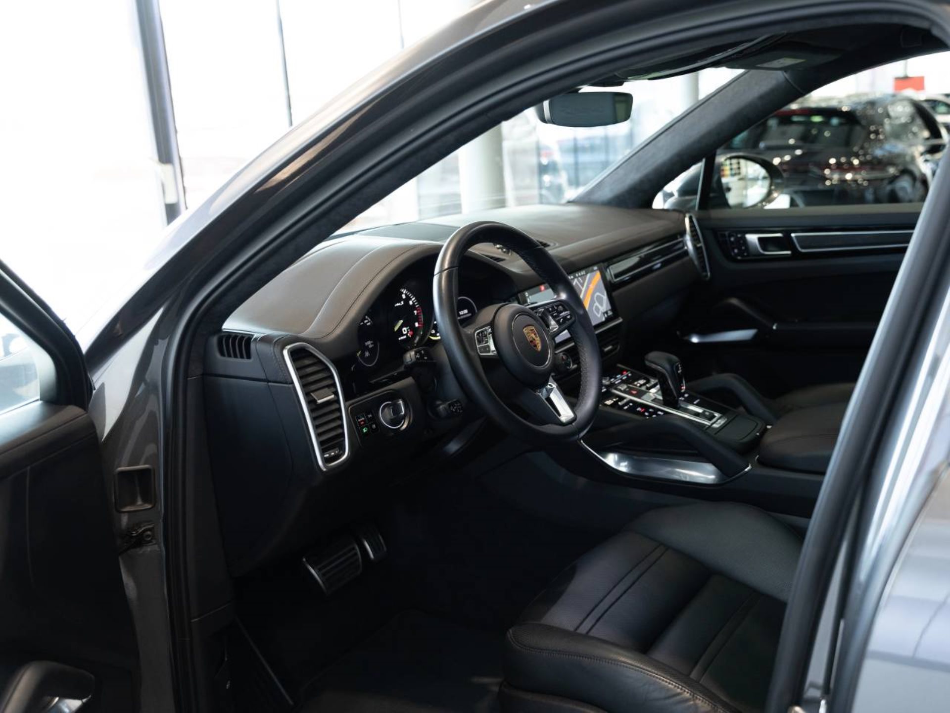 PORSCHE Cayenne Turbo S E-Hybrid Coupé-image-14