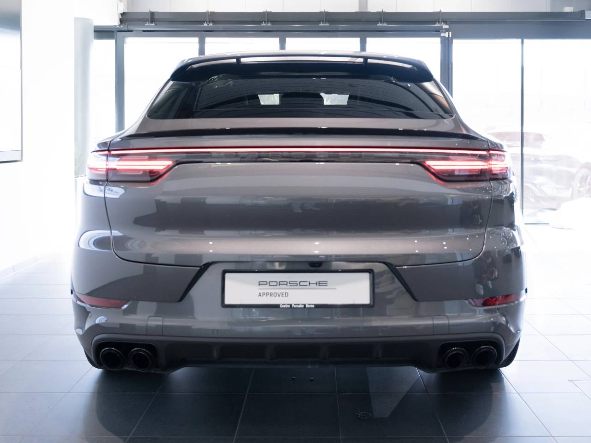 PORSCHE Cayenne Turbo S E-Hybrid Coupé-image-5
