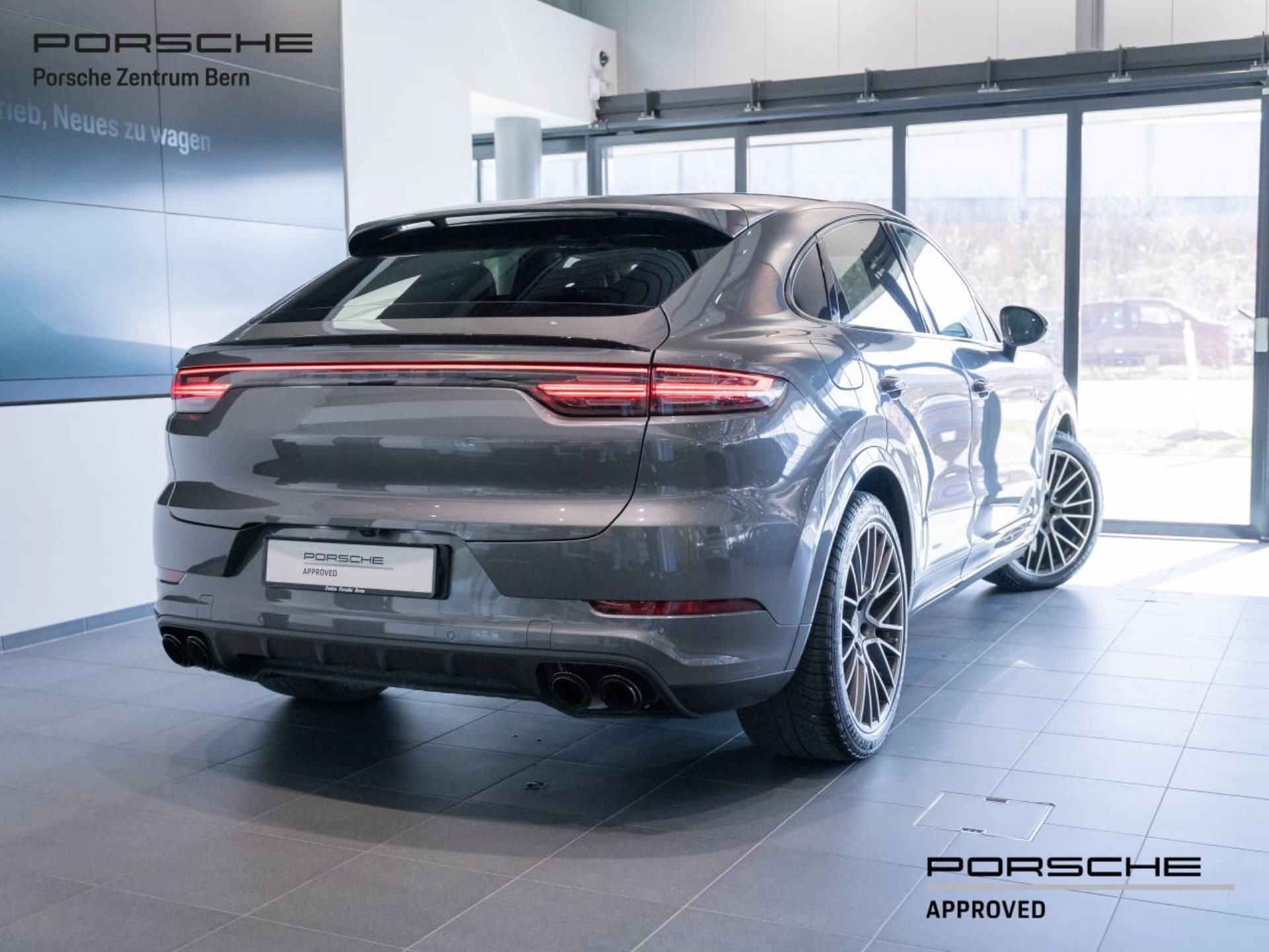 PORSCHE Cayenne Turbo S E-Hybrid Coupé-image-2