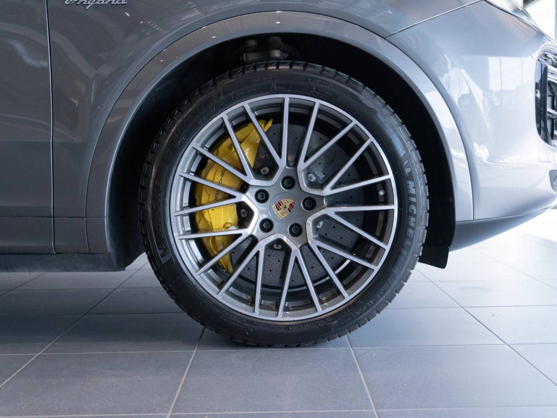 PORSCHE Cayenne Turbo S E-Hybrid Coupé-image-30