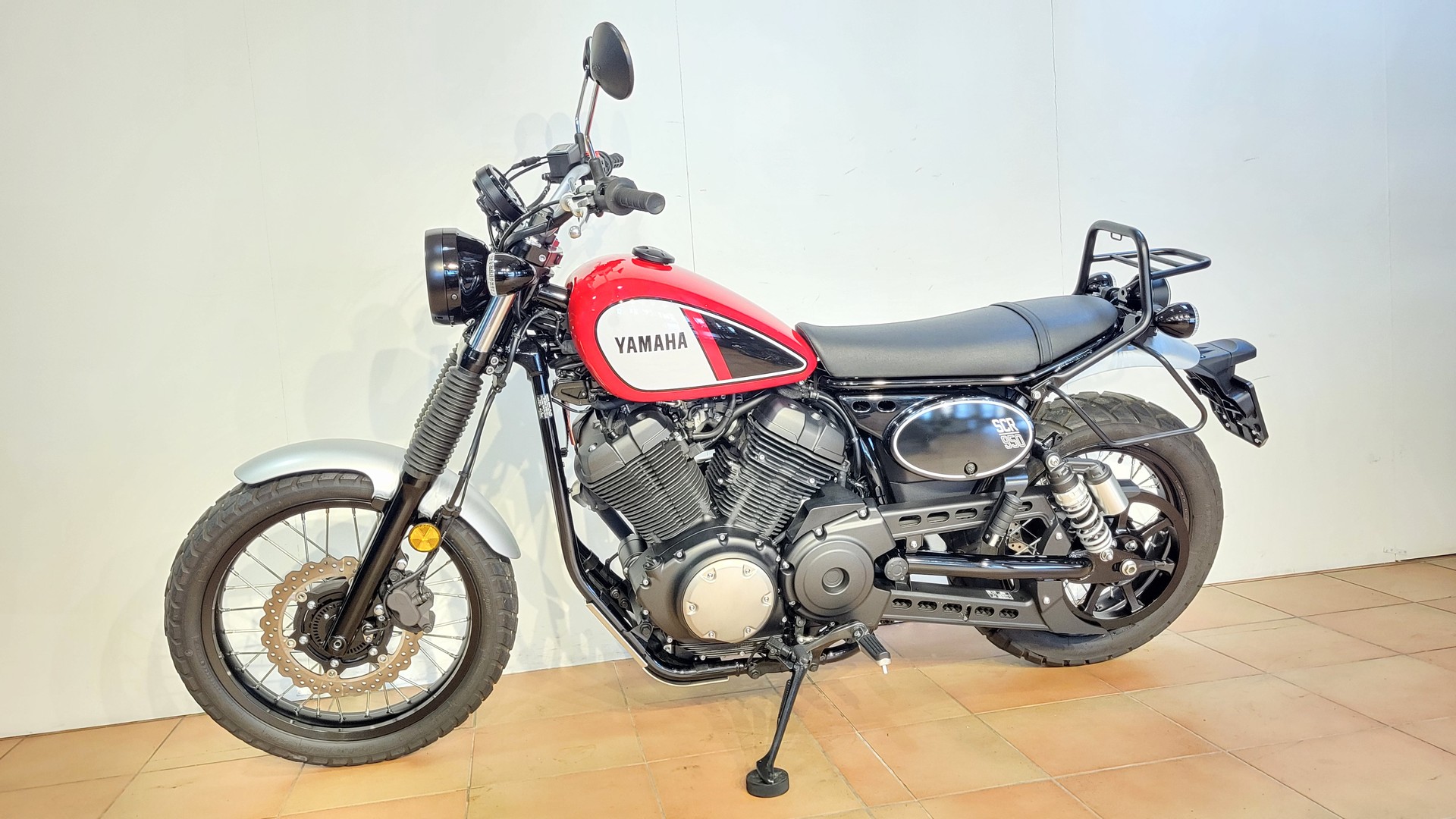 YAMAHA SCR 950 ABS-showroom-element-3