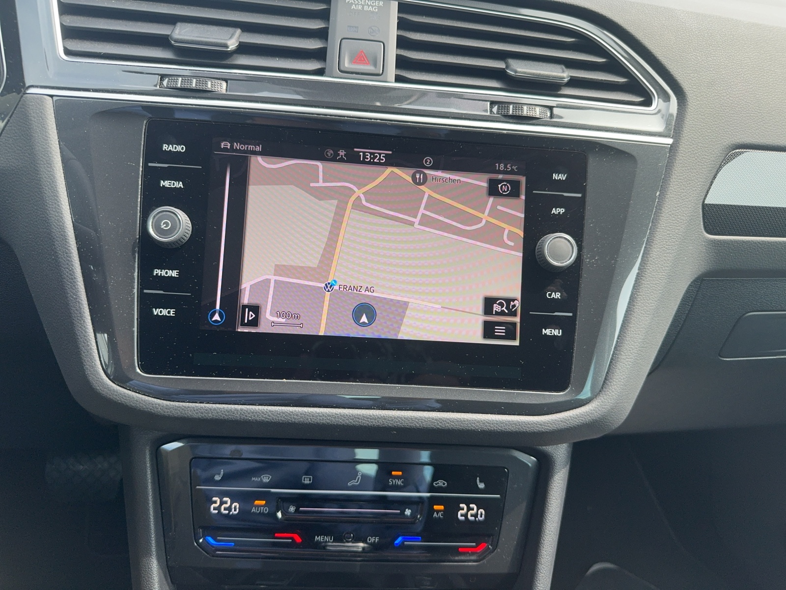 VW Tiguan 2.0 TDI SCR Elegance 4Motion DSG-image-14