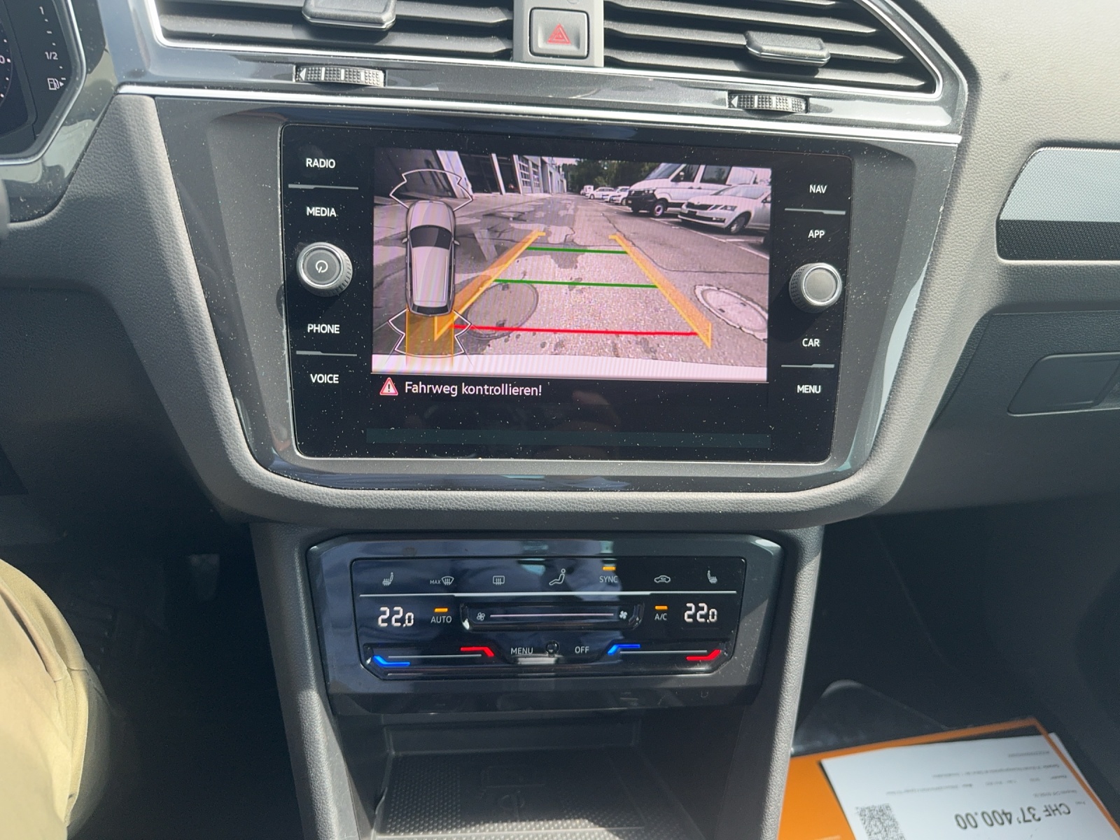 VW Tiguan 2.0 TDI SCR Elegance 4Motion DSG-image-10