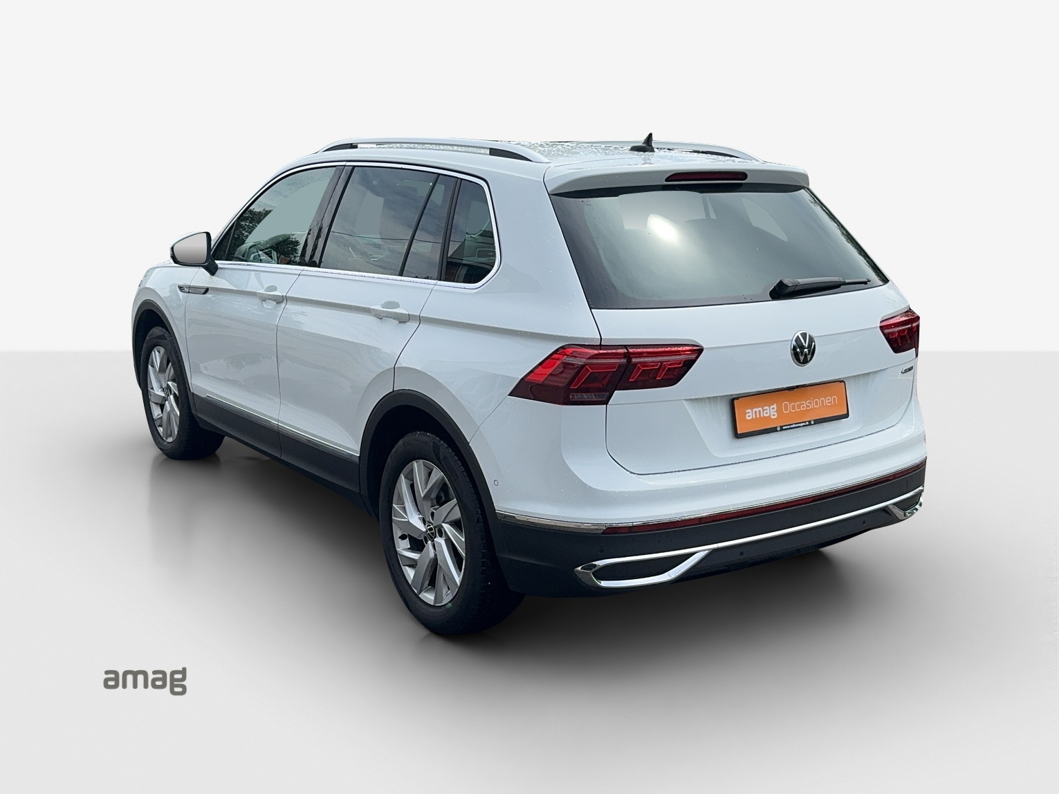 VW Tiguan 2.0 TDI SCR Elegance 4Motion DSG-image-2