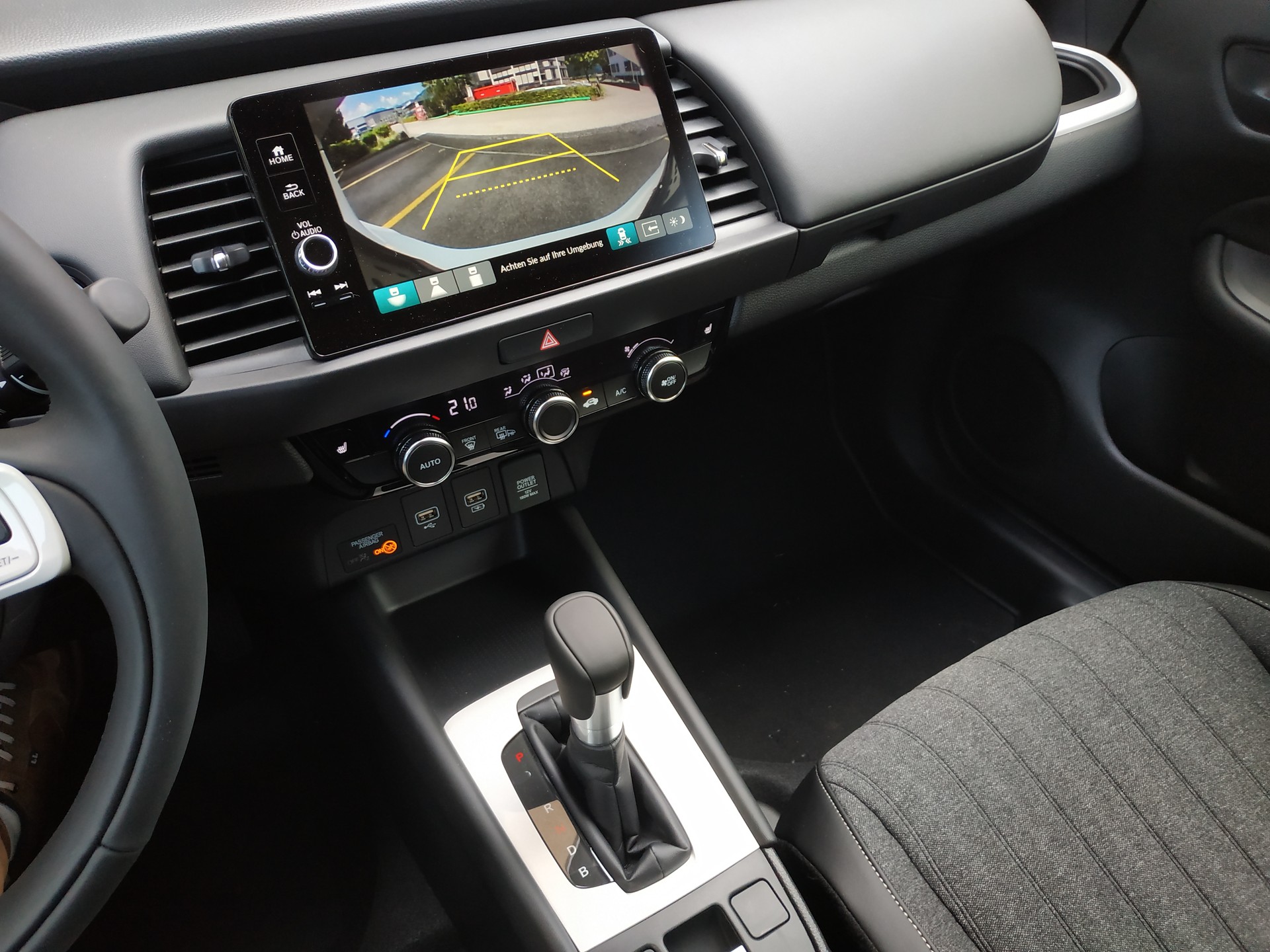 HONDA Jazz 1.5i-MMD Advance E-CVT-image-13