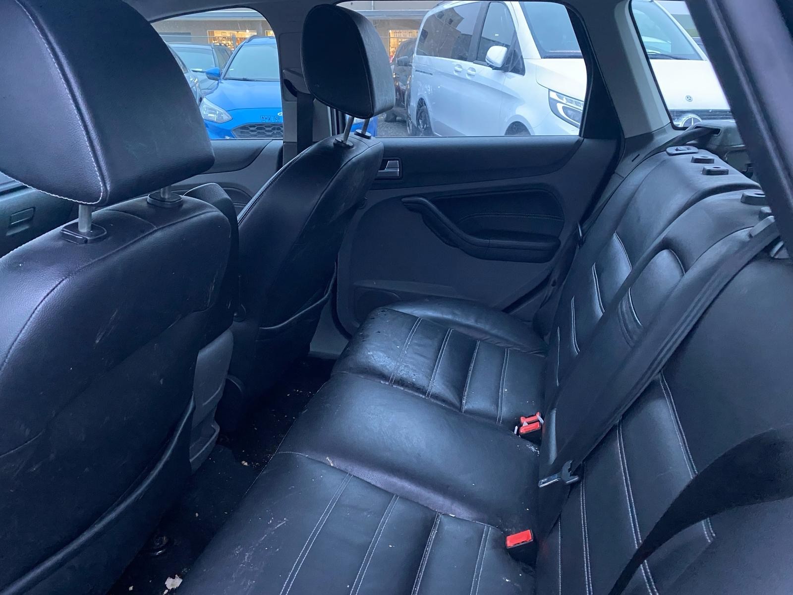 FORD Focus 2.0 TDCi Titanium PowerShift-image-12
