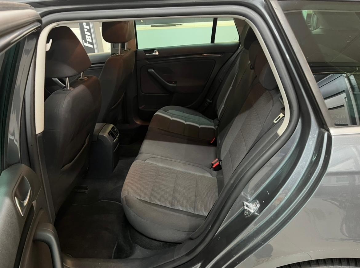 VW Golf Variant 1.2 TSI BMT Trendline-image-10