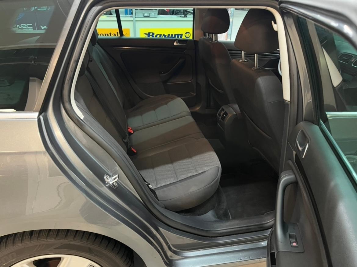 VW Golf Variant 1.2 TSI BMT Trendline-image-11