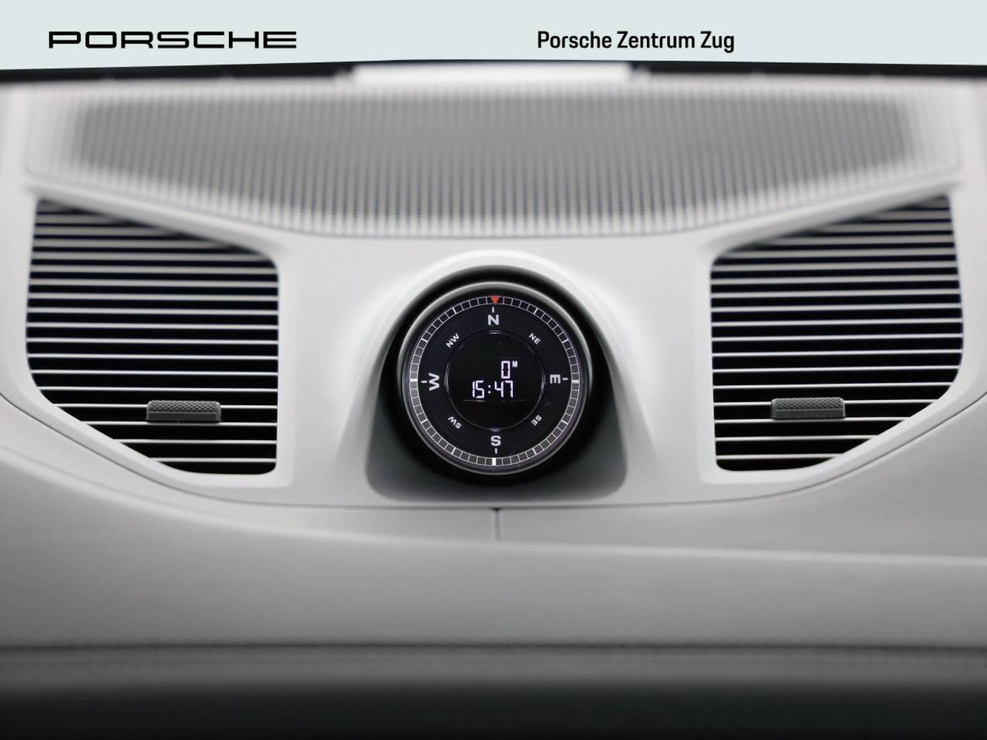PORSCHE Cayenne S E-Hybrid-image-16