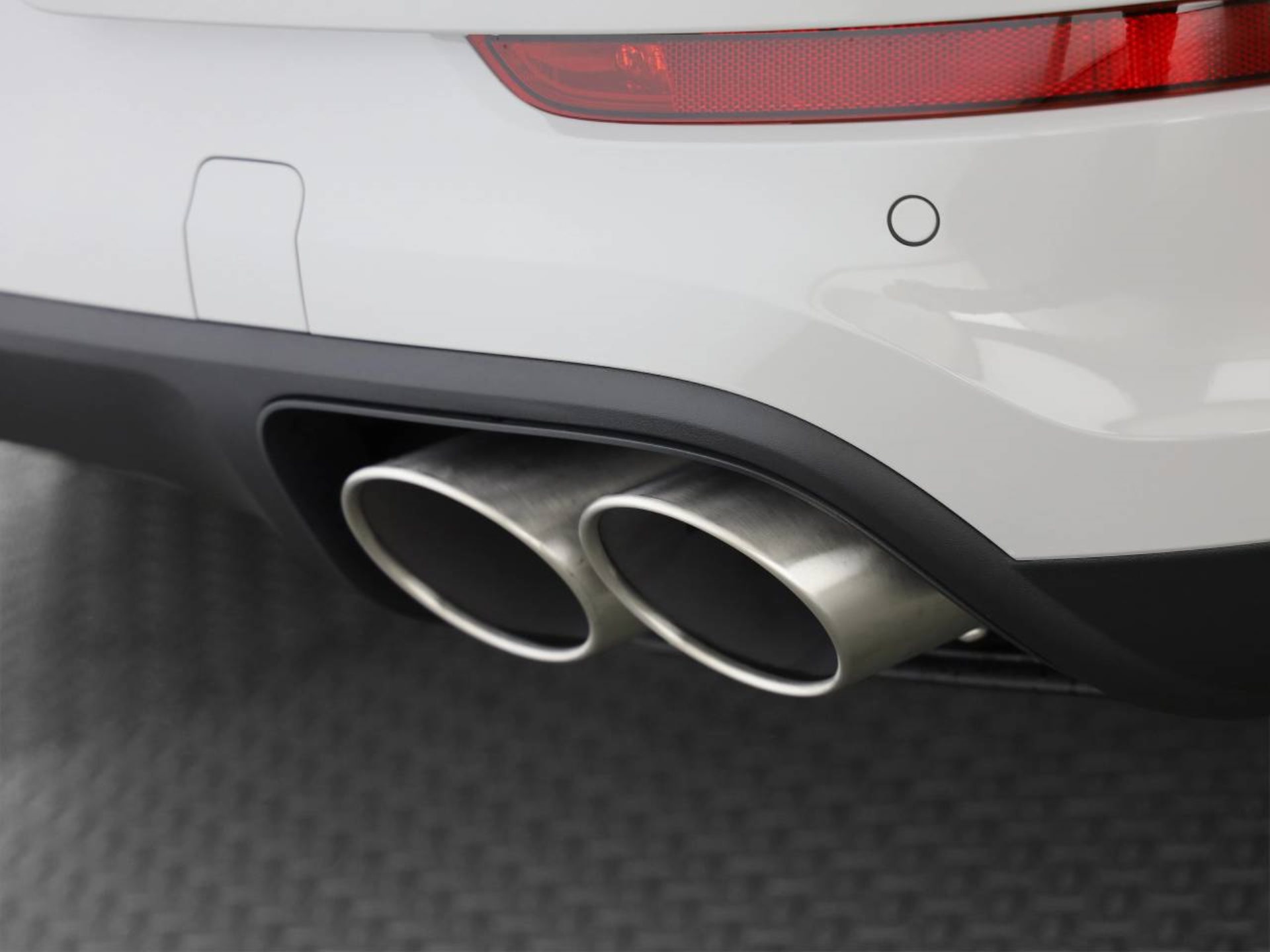 PORSCHE Cayenne S E-Hybrid-image-18