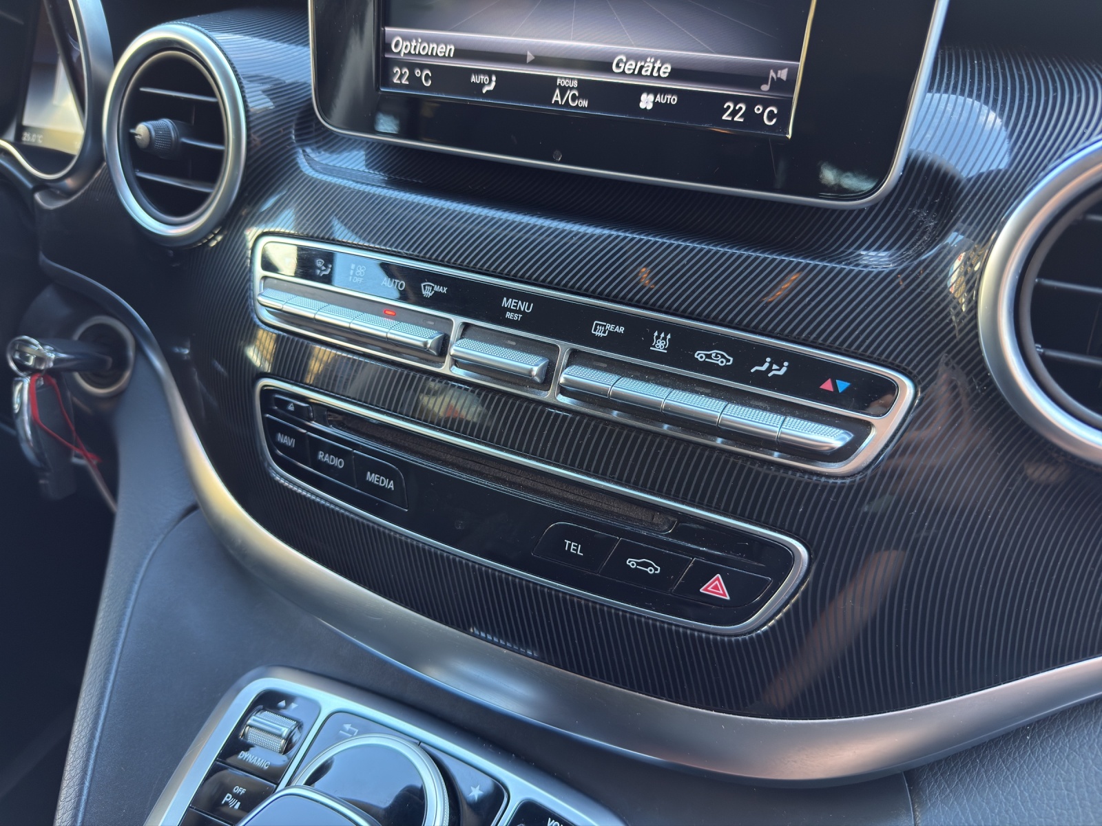 MERCEDES-BENZ V 250 d lang 4Matic 7G-Tronic-image-11