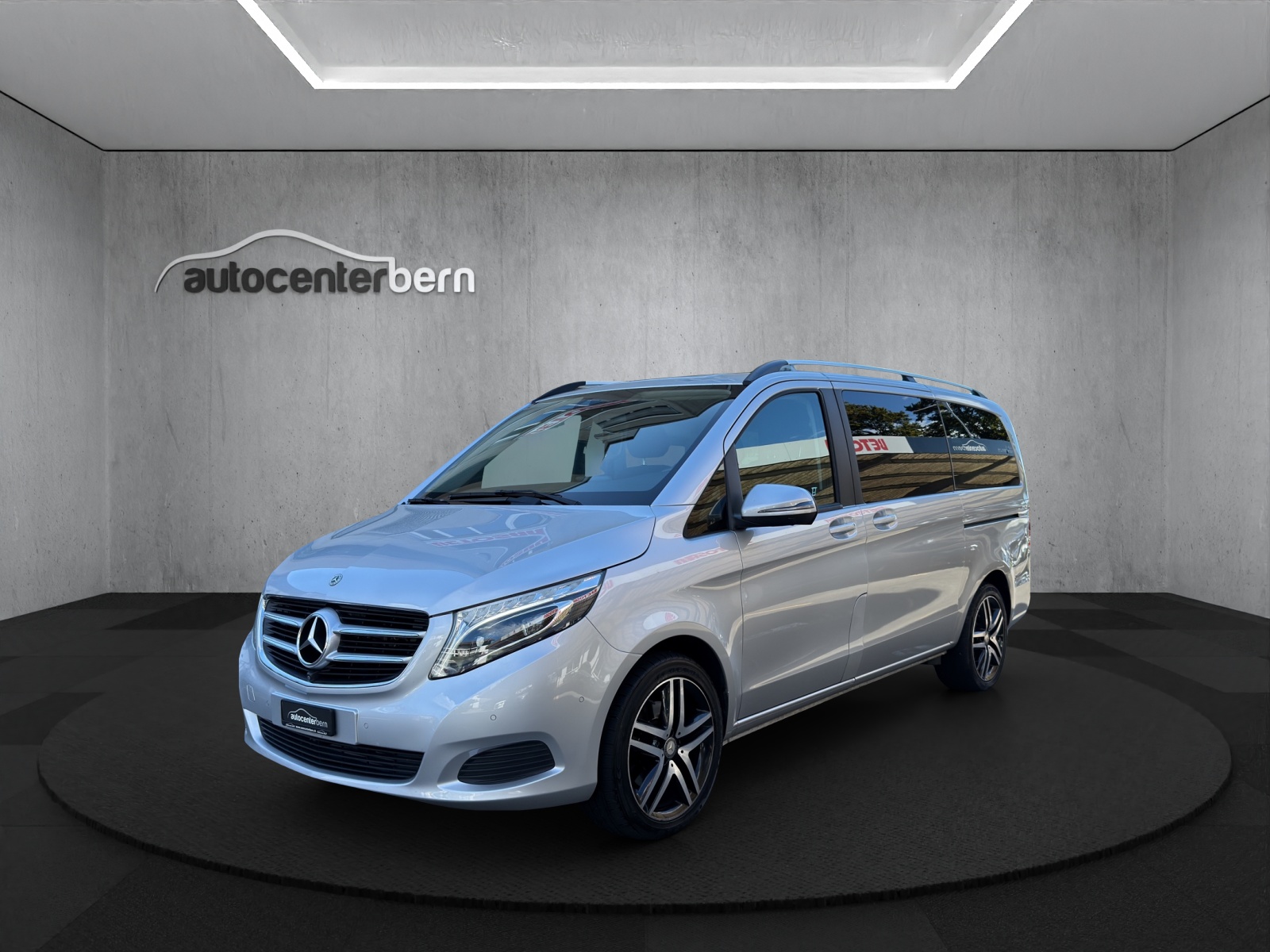 MERCEDES-BENZ V 250 d lang 4Matic 7G-Tronic-image-2