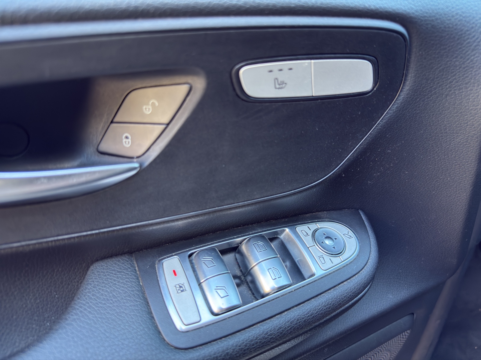 MERCEDES-BENZ V 250 d lang 4Matic 7G-Tronic-image-8
