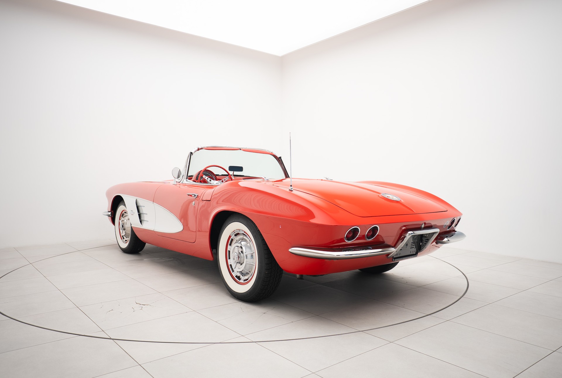 CHEVROLET Corvette C1-image-2