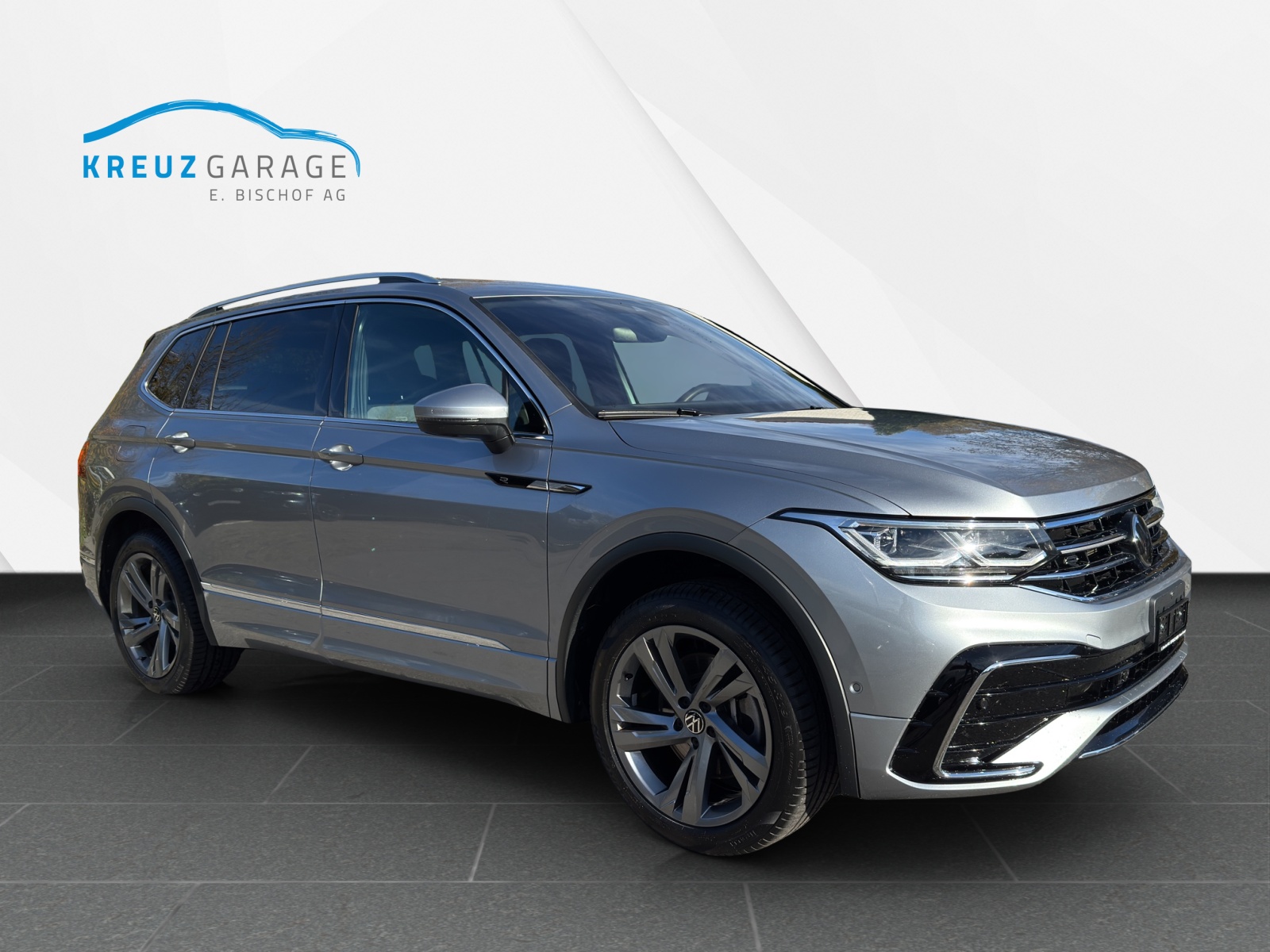 VW Tiguan Allspace 2.0TSI R-Line (SUV / Geländewagen) VW VW Tiguan Allspace 2.0TSI R-Line (SUV / Geländewagen)