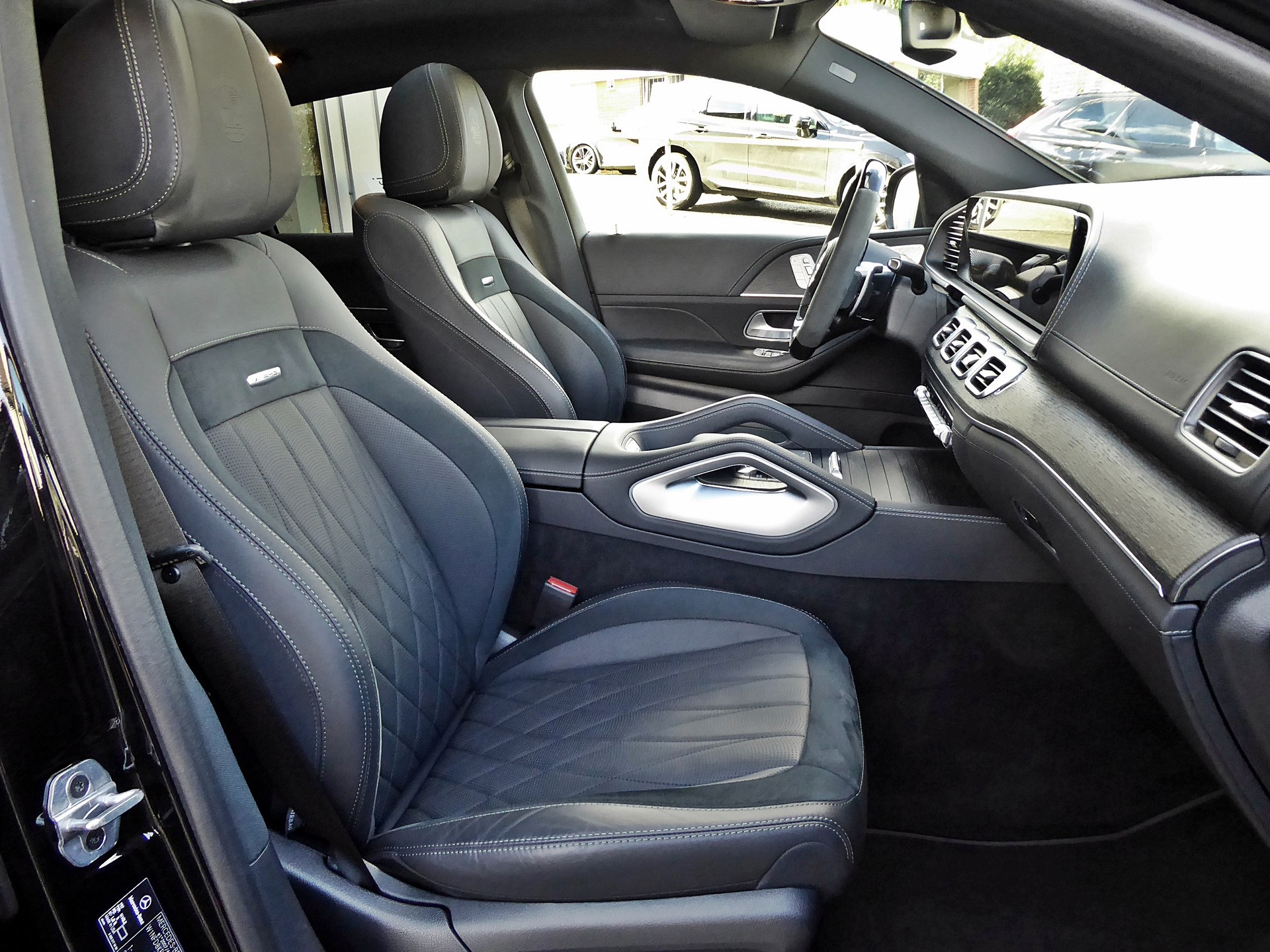 MERCEDES-BENZ GLE Coupé 63 S AMG 4Matic+ Speedshift-image-5