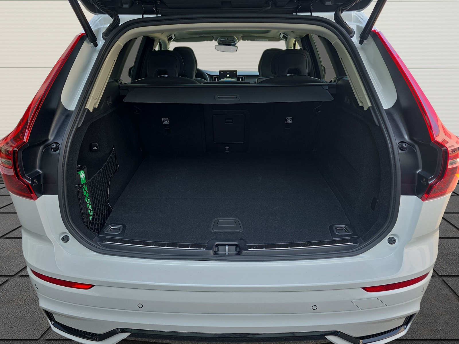 VOLVO XC60 2.0 T6 TE Ultra Dark eAWD-image-16
