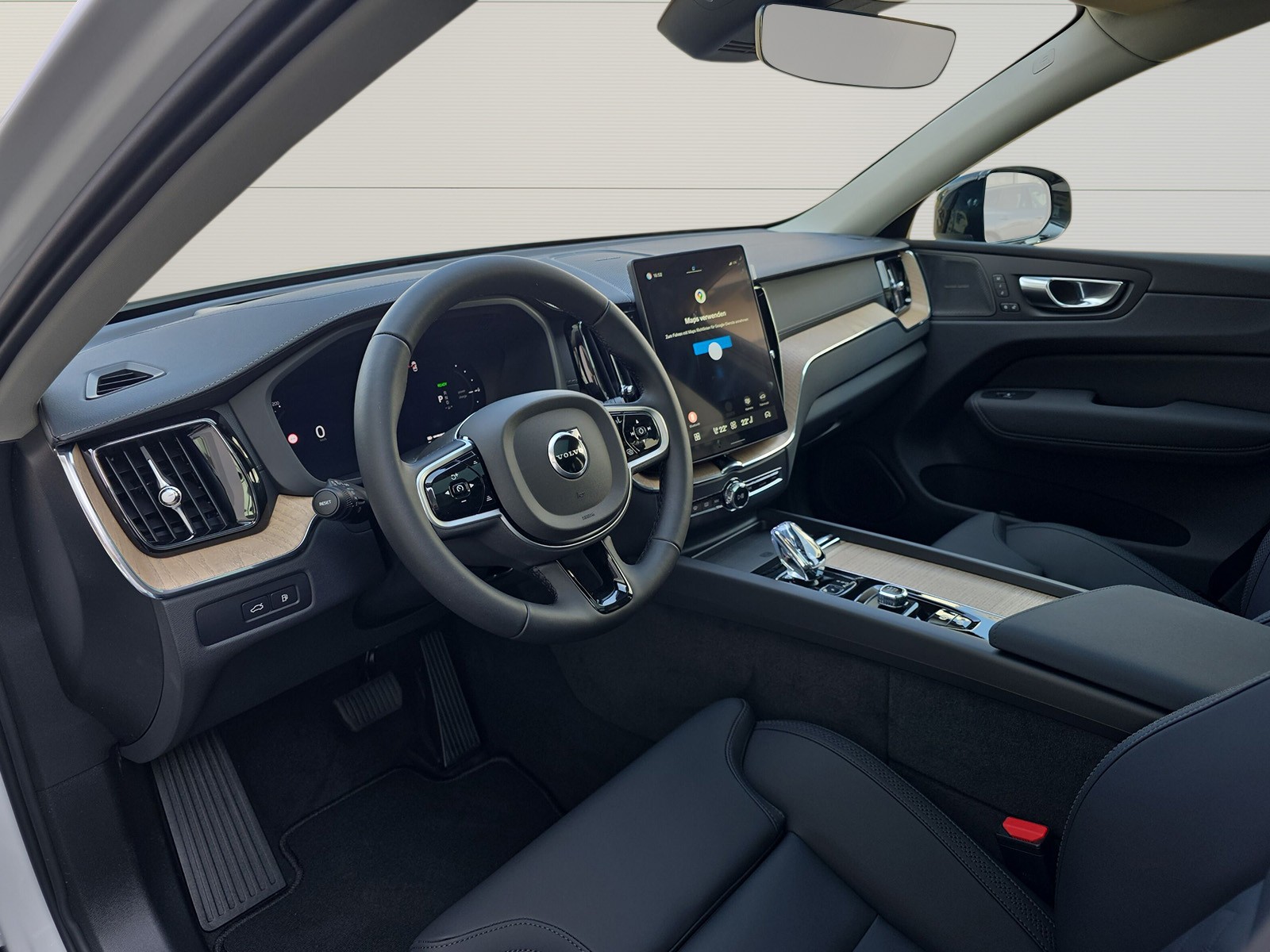 VOLVO XC60 2.0 T6 TE Ultra Dark eAWD-image-6