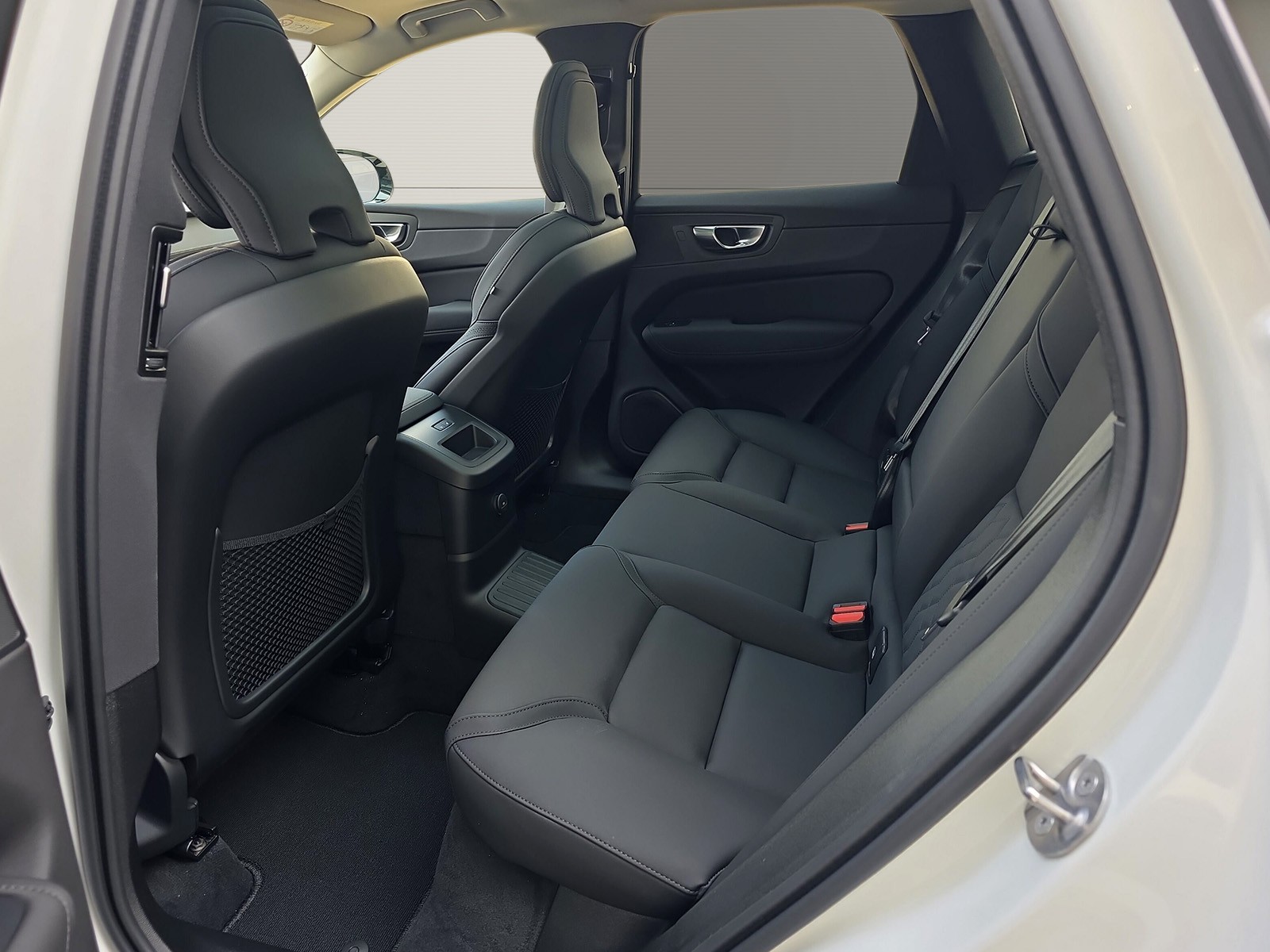 VOLVO XC60 2.0 T6 TE Ultra Dark eAWD-image-15
