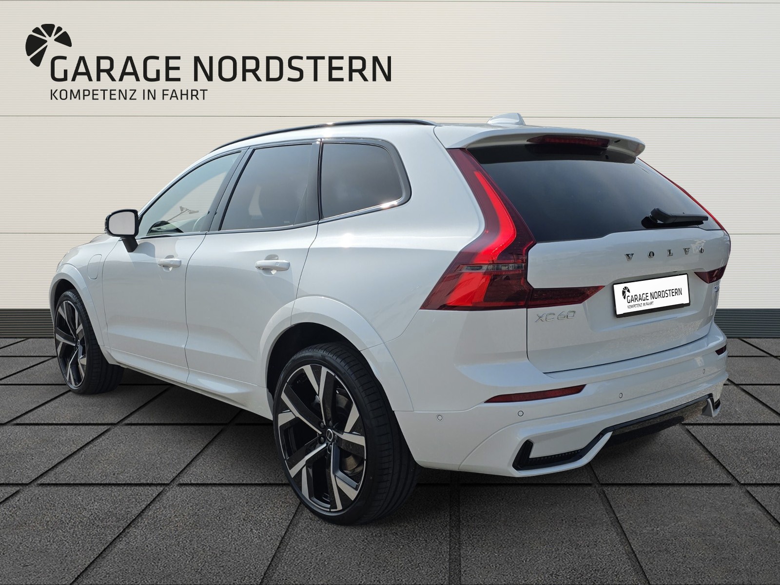 VOLVO XC60 2.0 T6 TE Ultra Dark eAWD-image-2
