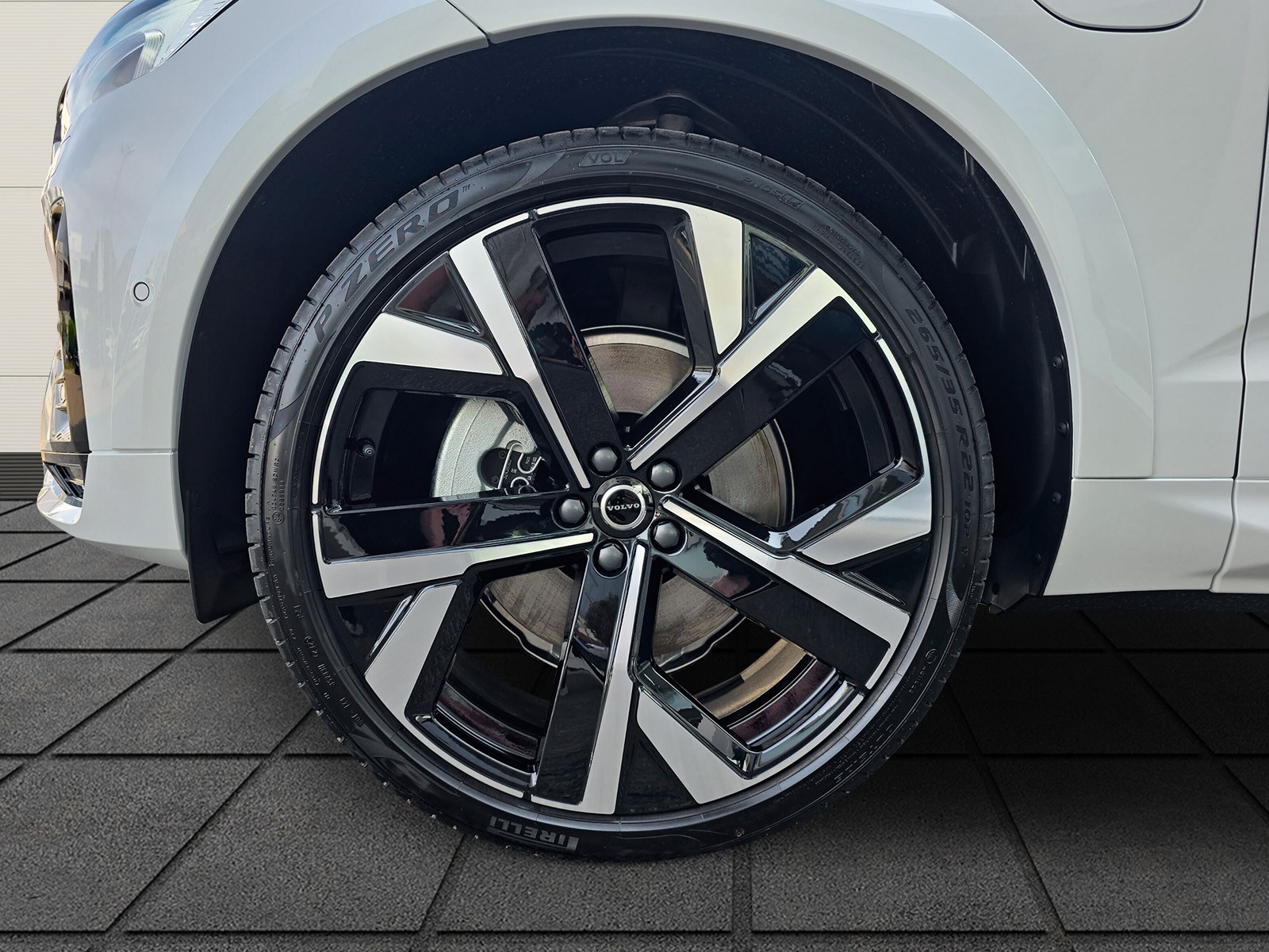 VOLVO XC60 2.0 T6 TE Ultra Dark eAWD-image-4