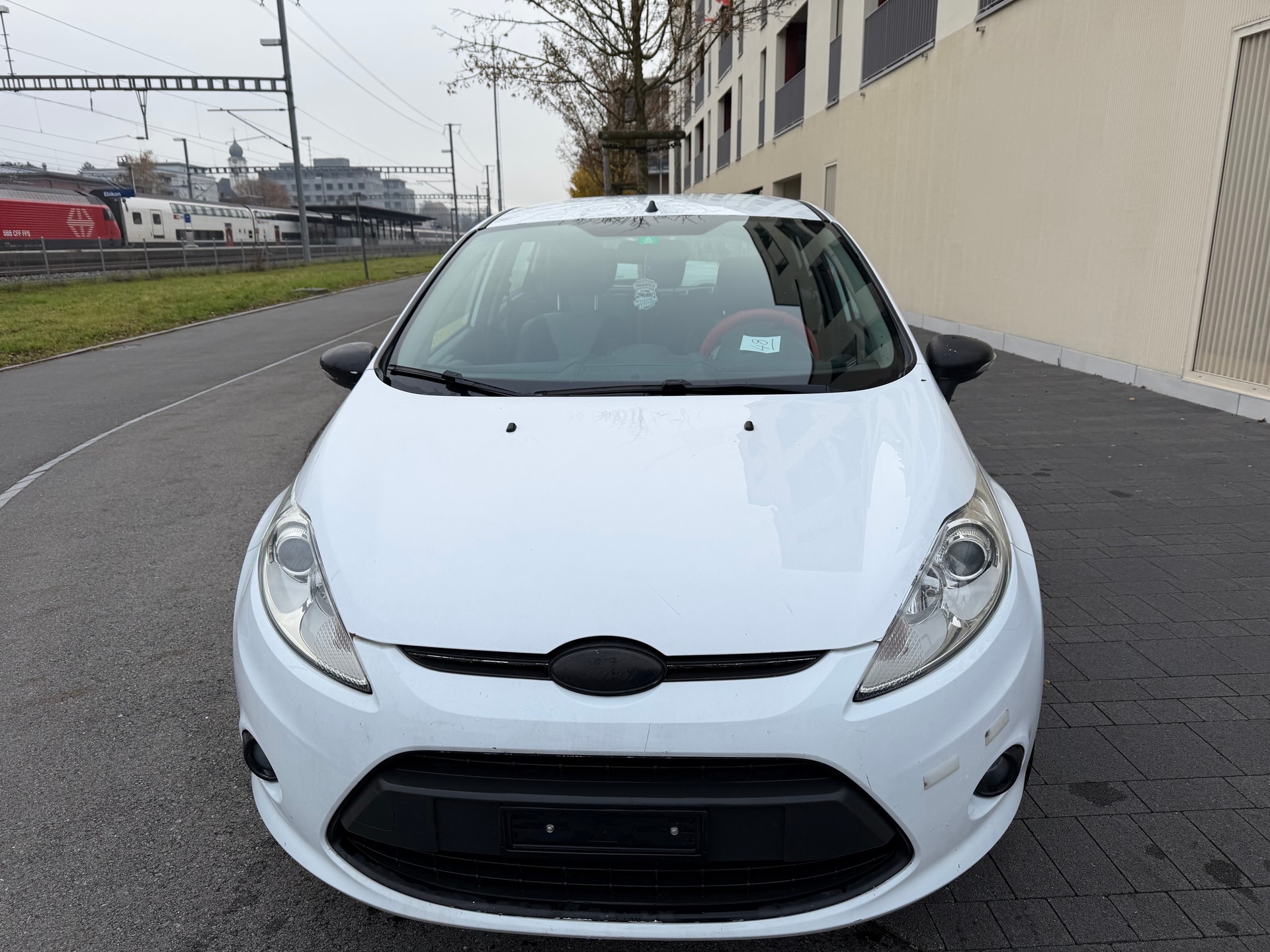 FORD Fiesta 1.6 16V Titanium-image-3