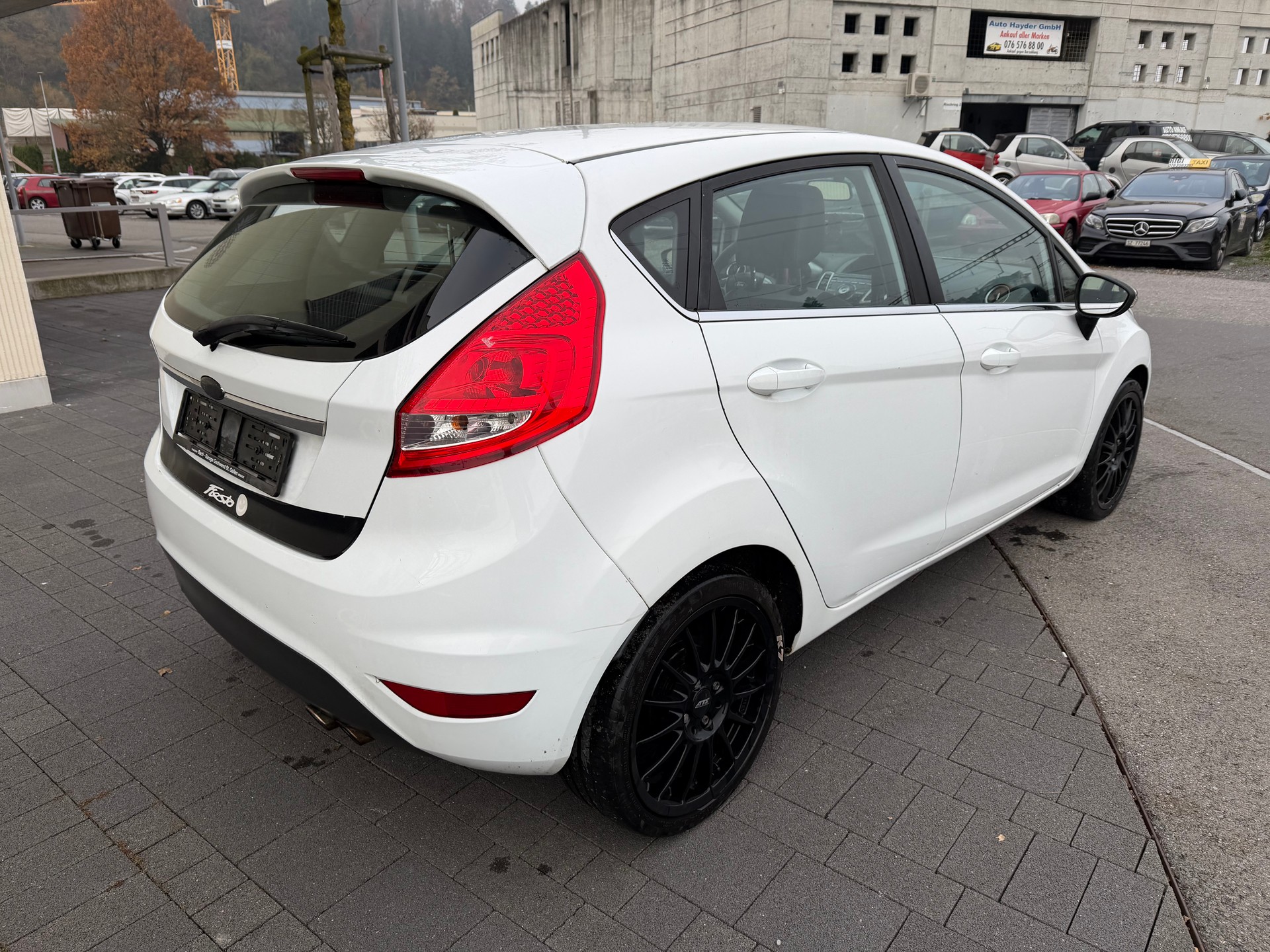 FORD Fiesta 1.6 16V Titanium-image-1
